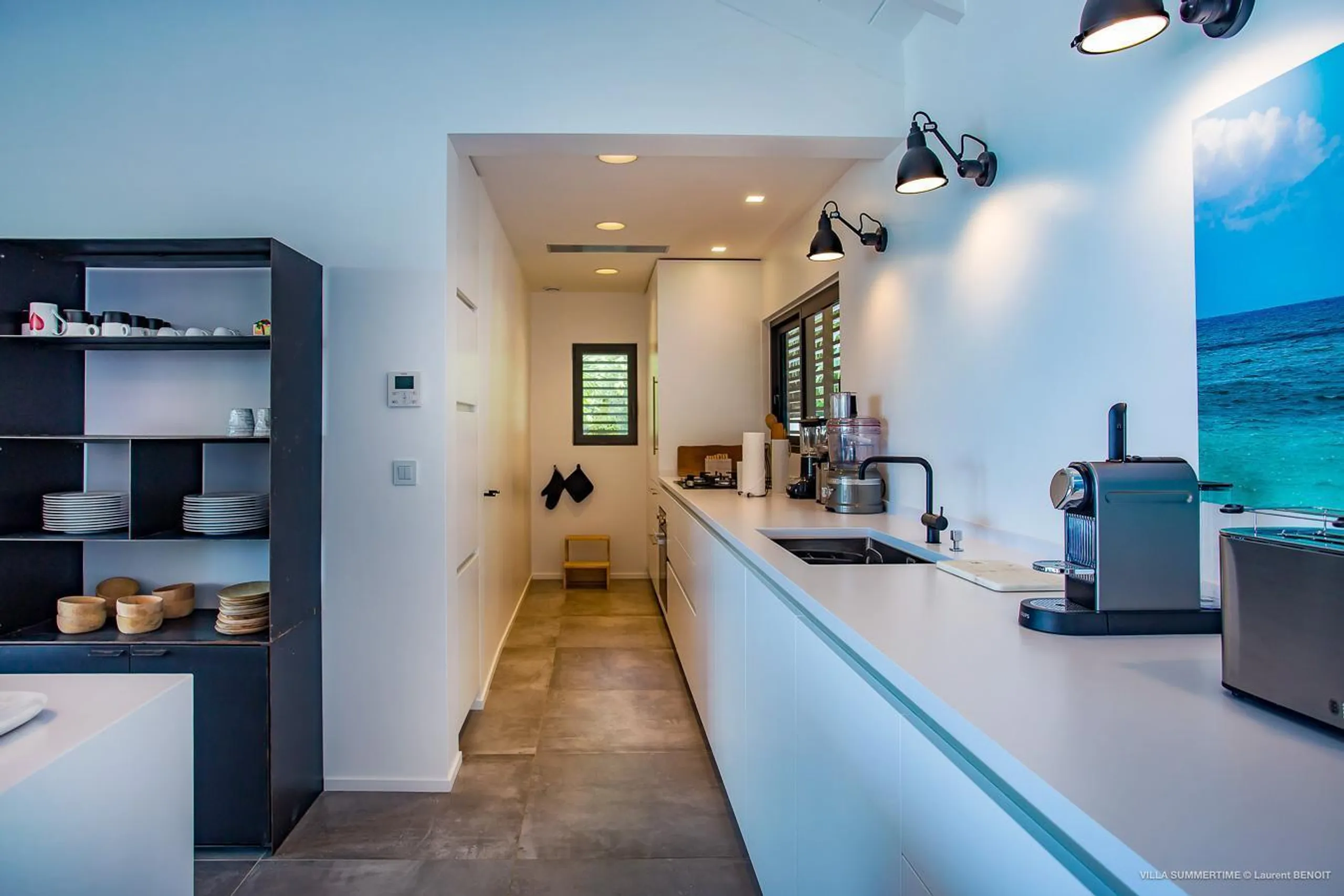 Classy Oceanview Estate with Private Pool and Walks to Beach — photograph 6
