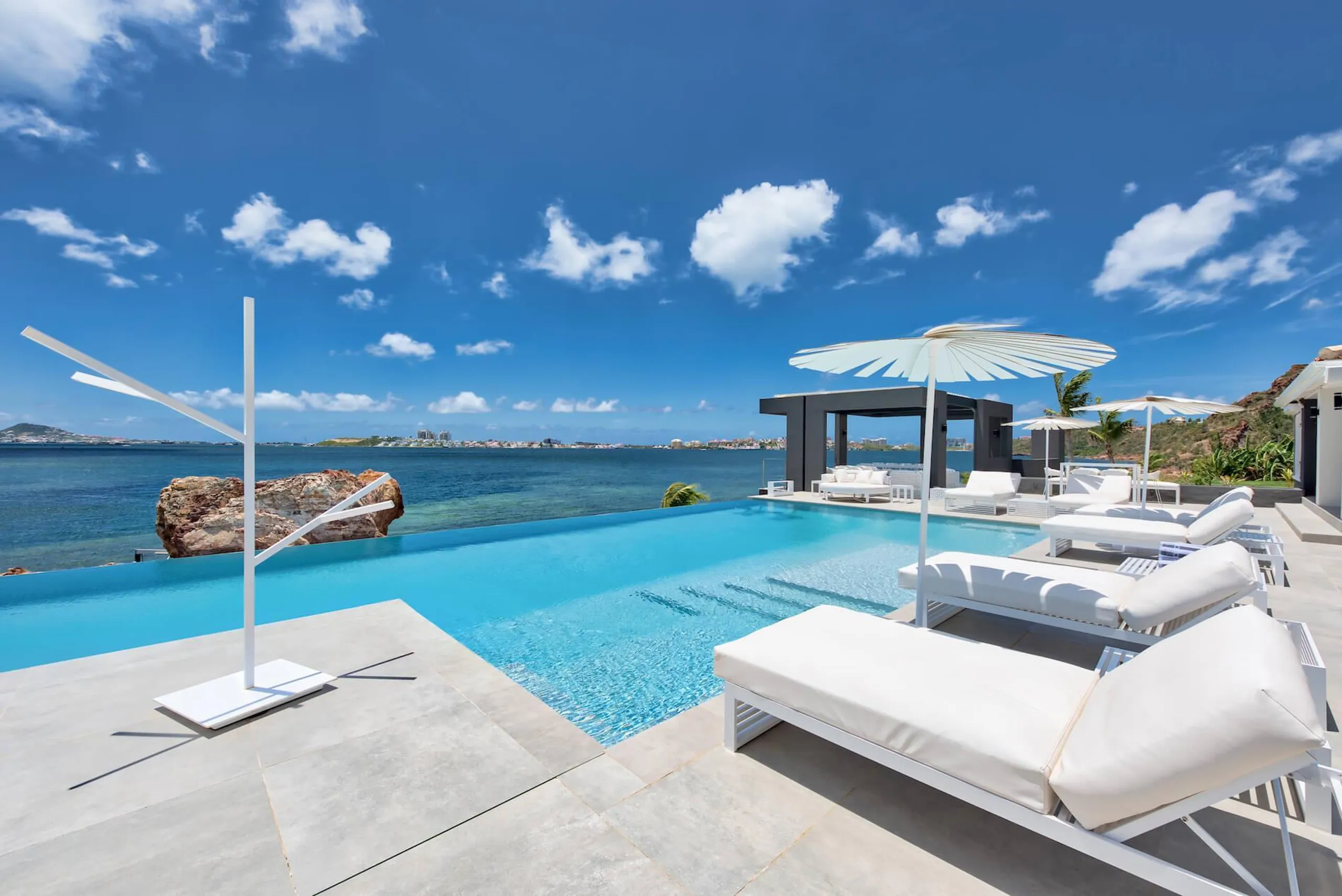 Secluded Hillside Private Luxury Villa with Infinity Pool and Private Beach with Dock — photograph 11