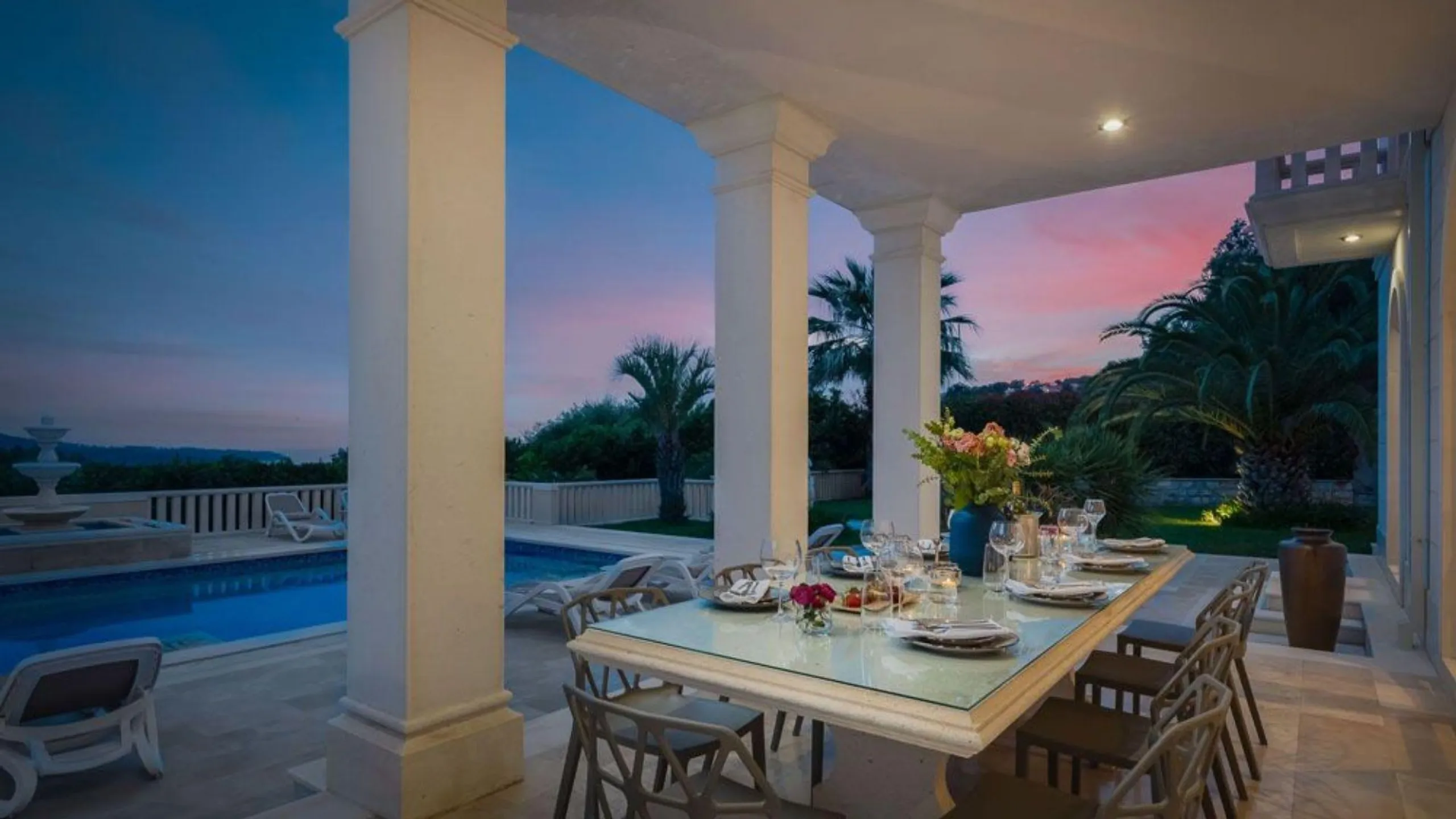 Captivating Coastal Villa with Invigorating Pool — photograph 6