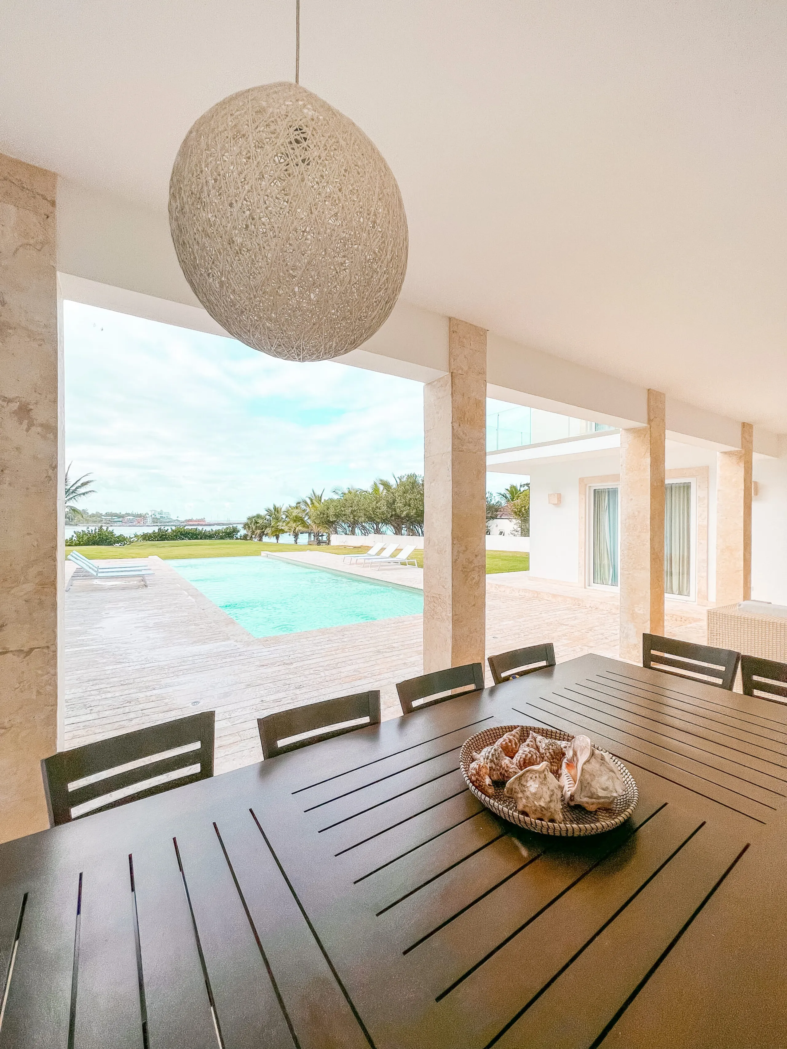 Elegant Retreat in Puerto Plata with Infinity Pool, Garden and Private Heliport — photograph 5