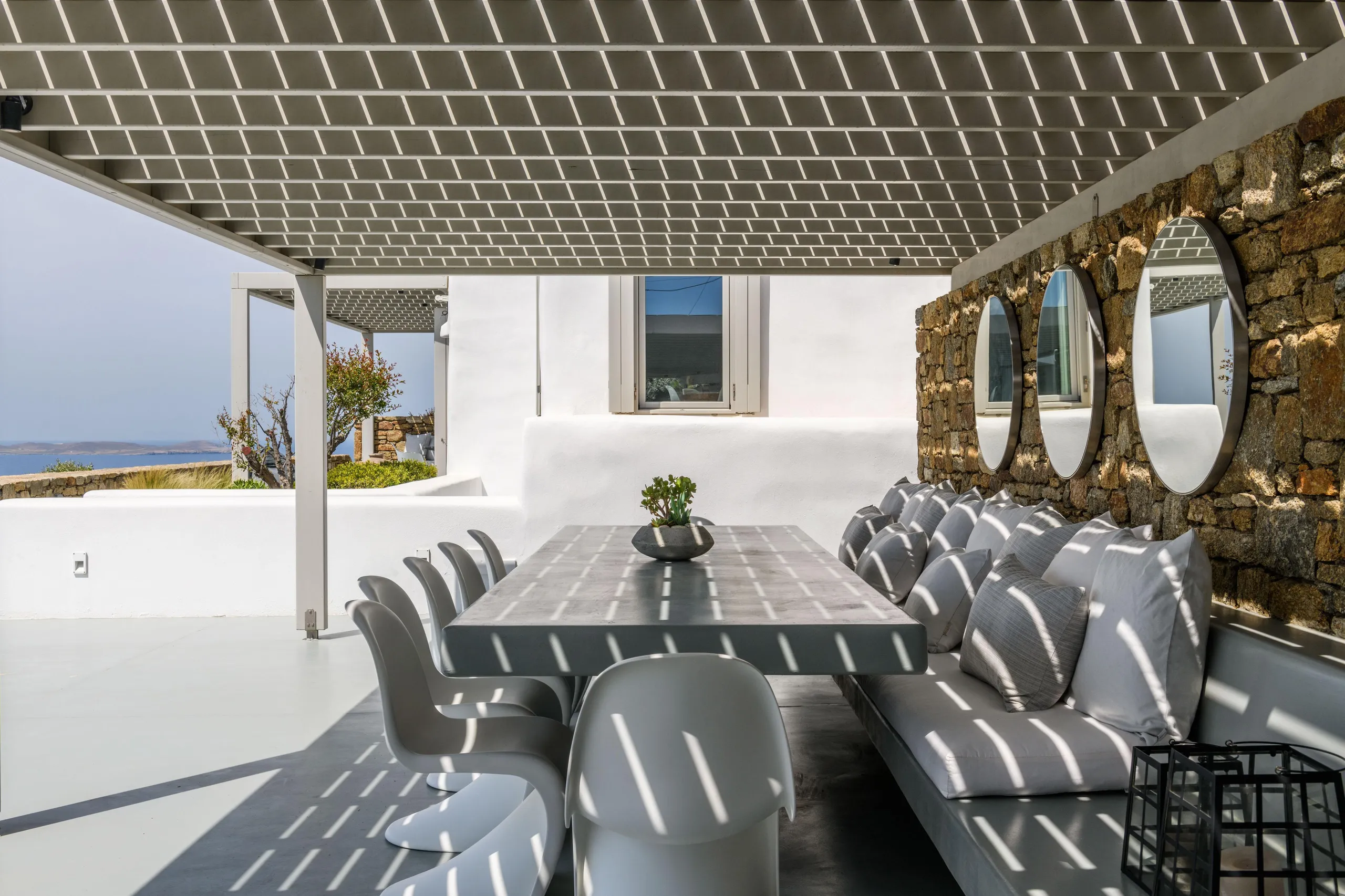 Experience Mykonian Luxury Living at this Breathtaking Villa near Tourlos — photograph 7