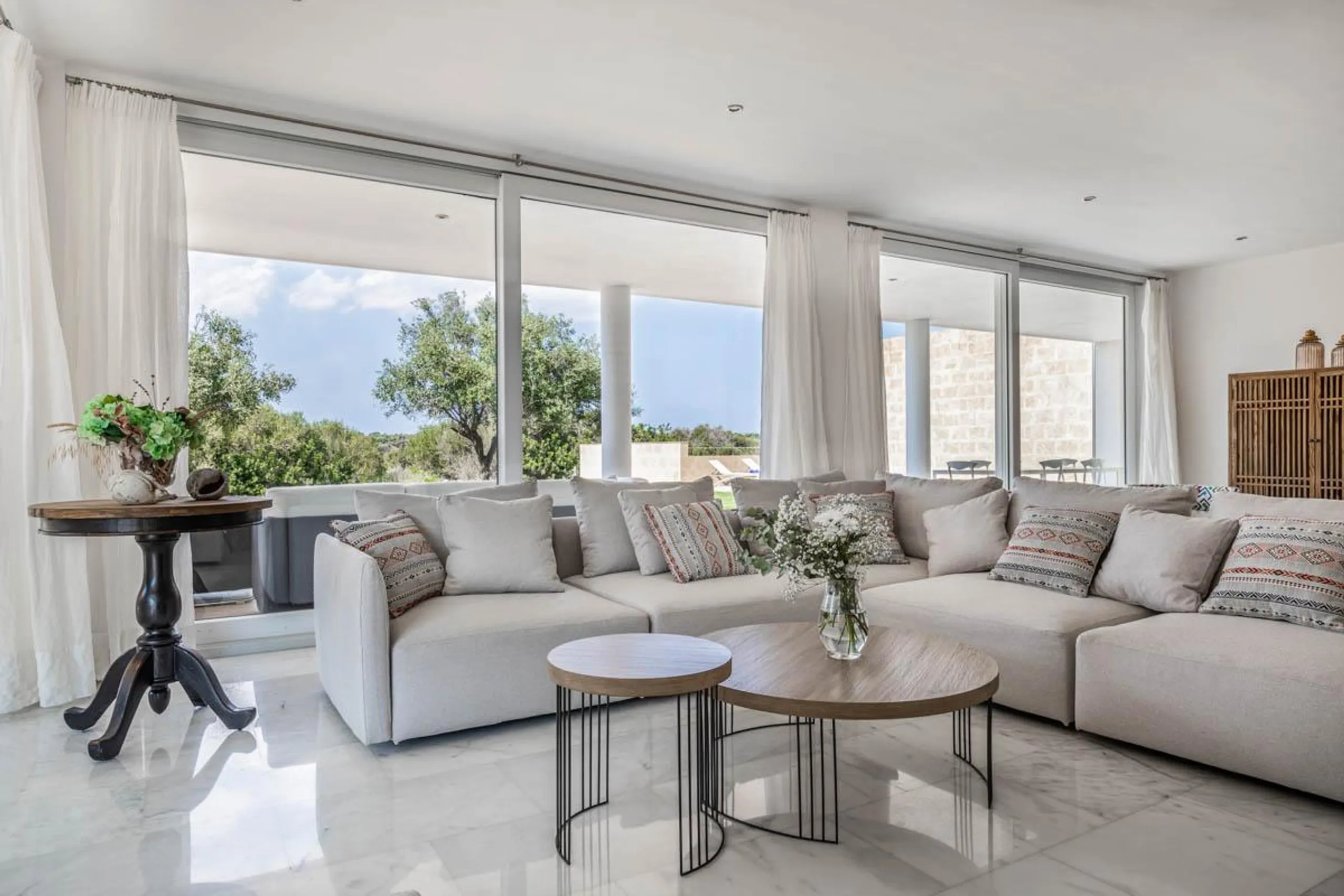 Grandiose 5BR Villa ﻿with Pool, Breathtaking Views of the Sea and the Natural Reserve of the Island — photograph 10