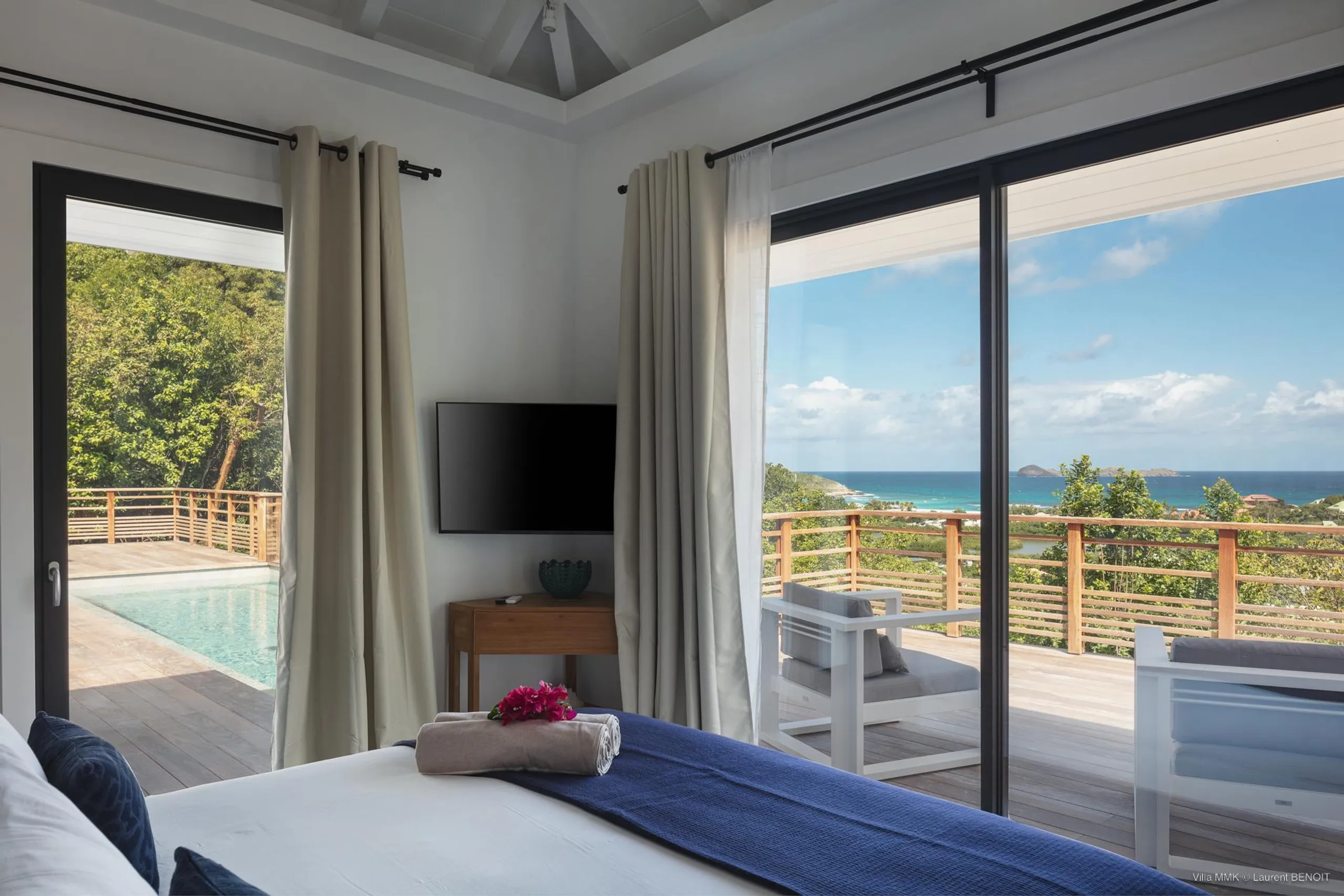 Flawless Seaview Villa with Private Pool and Bar Lounge — photograph 10