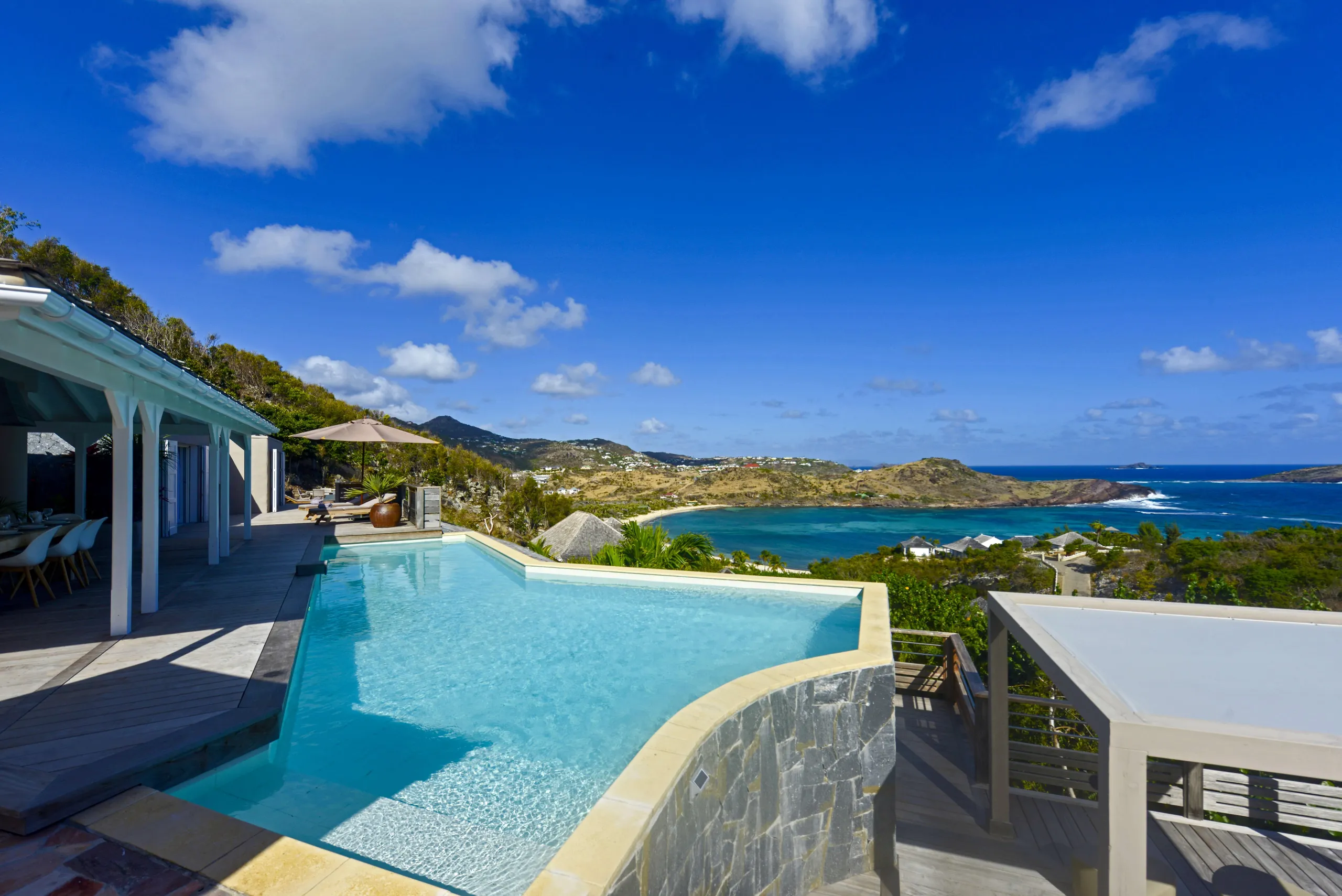 Charming Classic Luxe Villa with Private Pool and Stunning Ocean Views — photograph 8