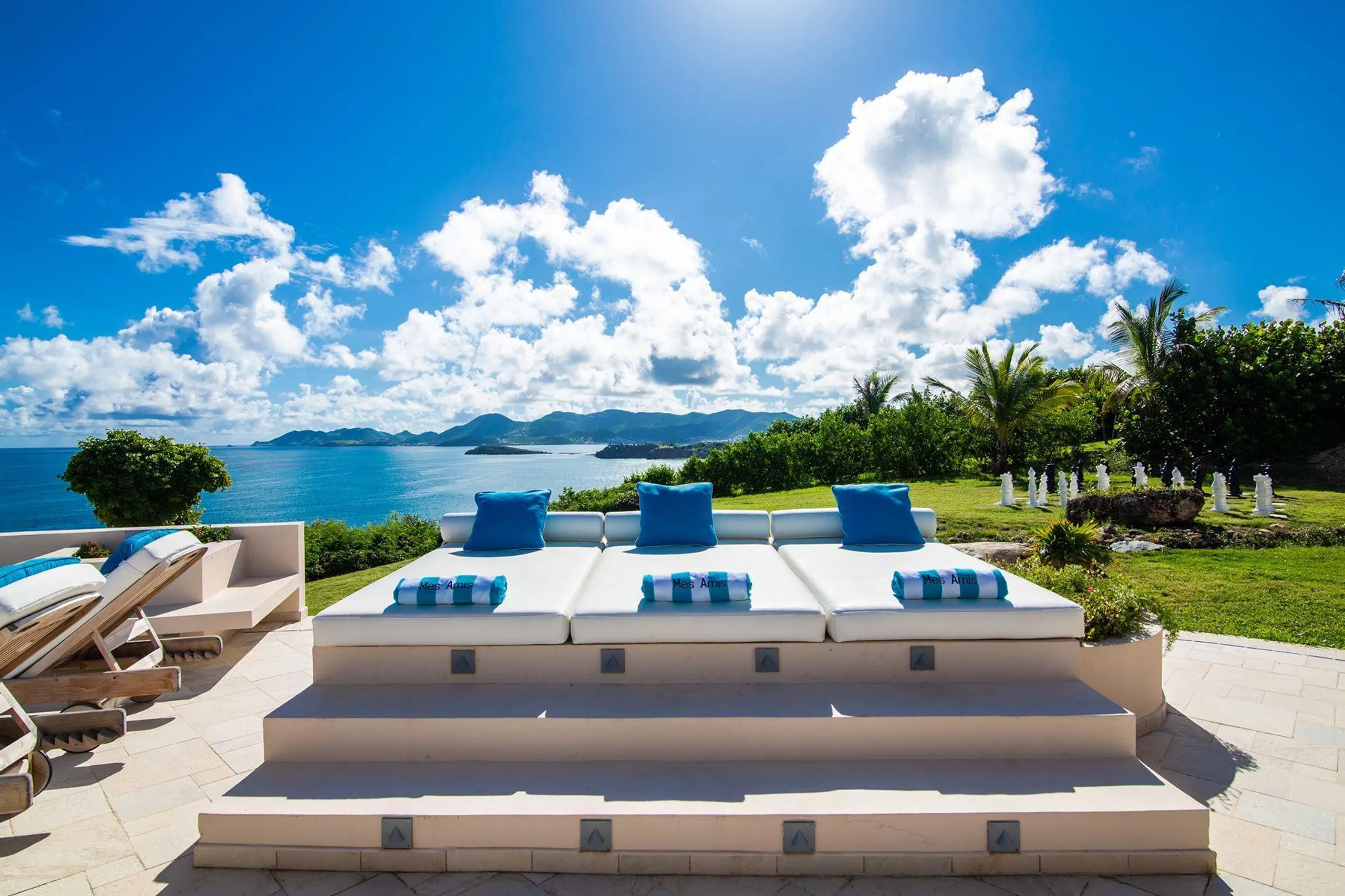 Majestic Clifftop Luxury Estate with Infinity Pool and Breathtaking Ocean Views — photograph 7