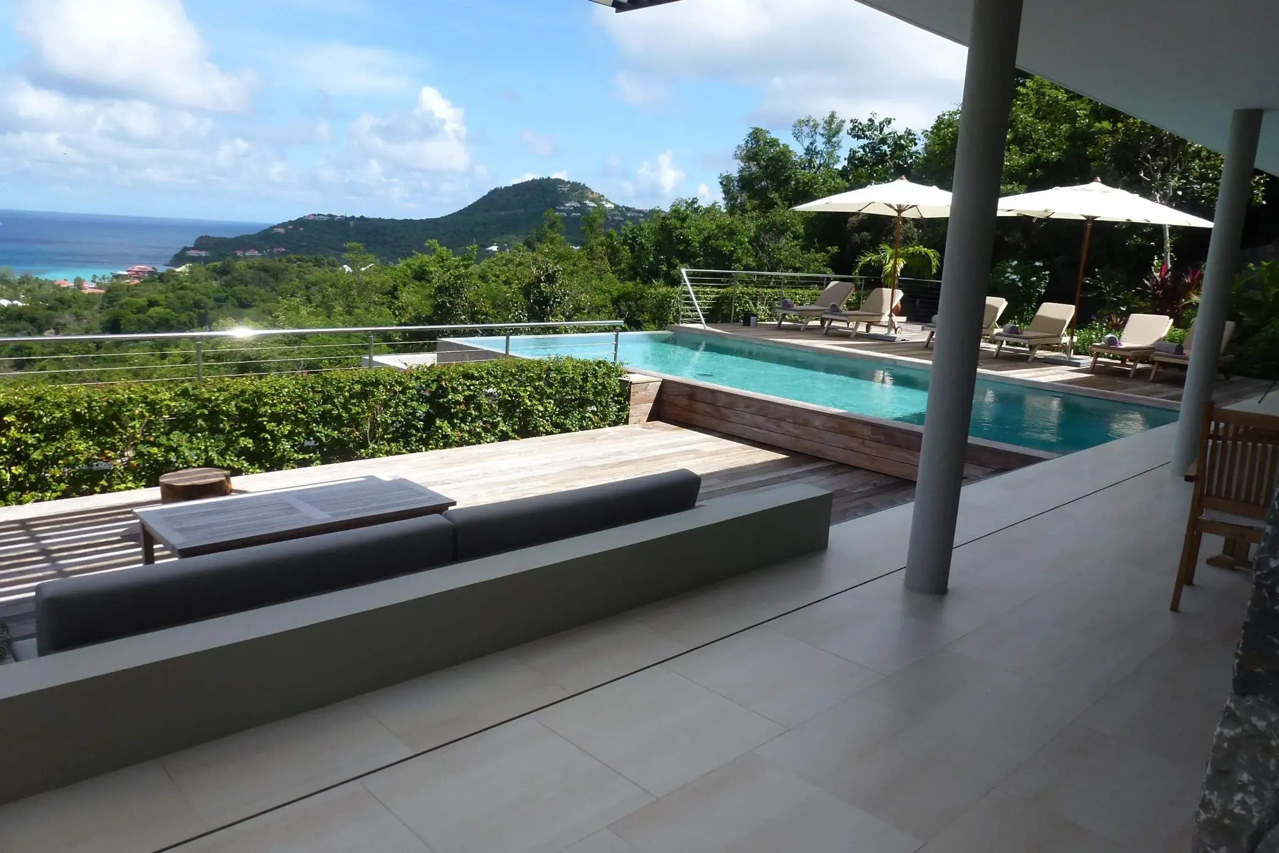 Refreshing Tropical Estate with Infinity Pool and Ocean Views, Lurin