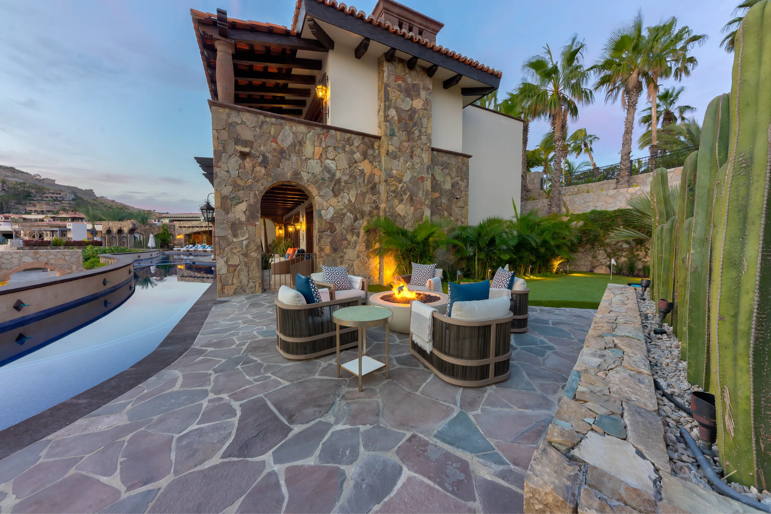 Glamorous Six-Bedroom Villa with Private Beach Access, 100-Foot Pool & Panoramic Ocean Views — photograph 9