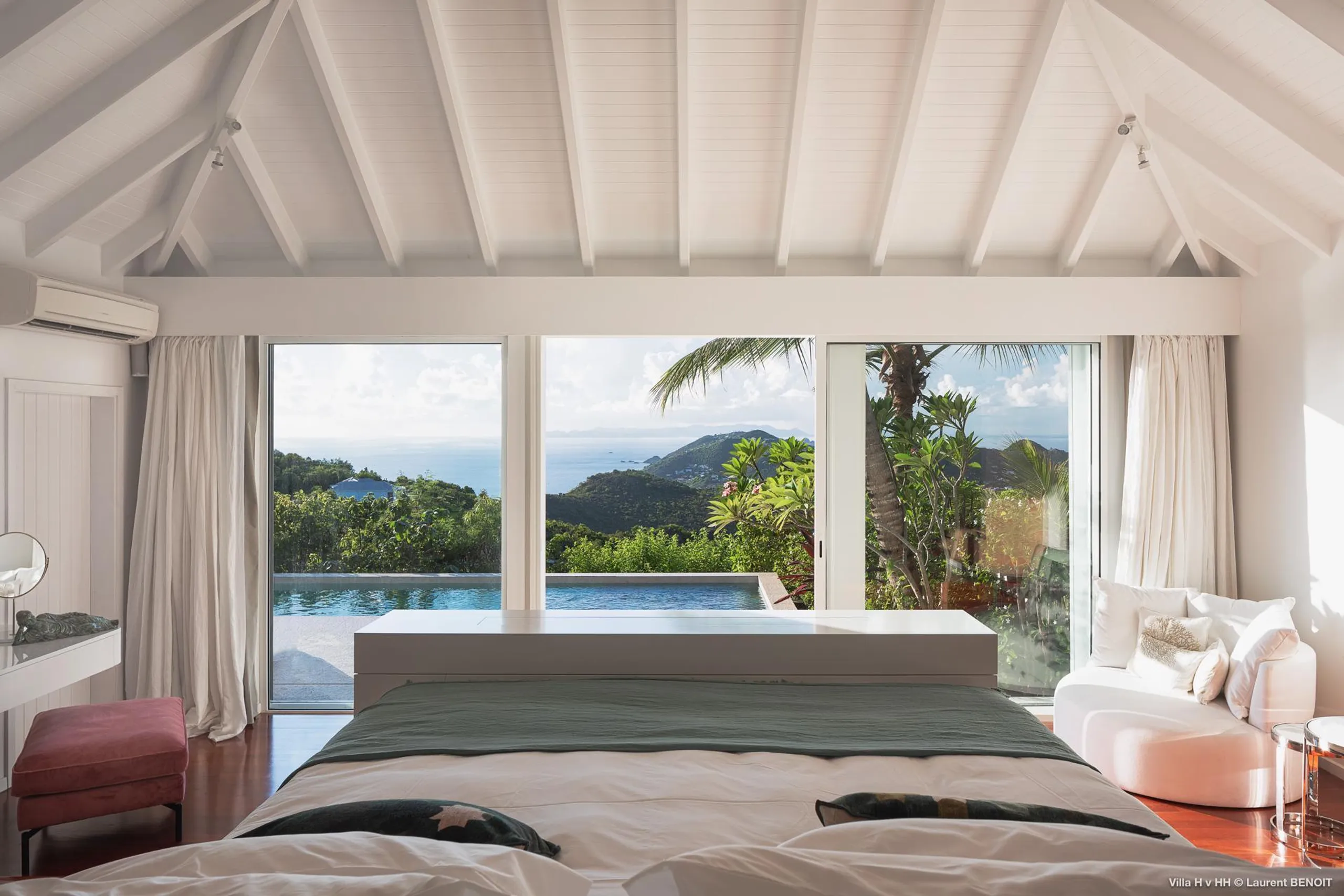 Striking Gustavia Ocean View Villa with Infinity Pool and Garden Gazebo — photograph 9