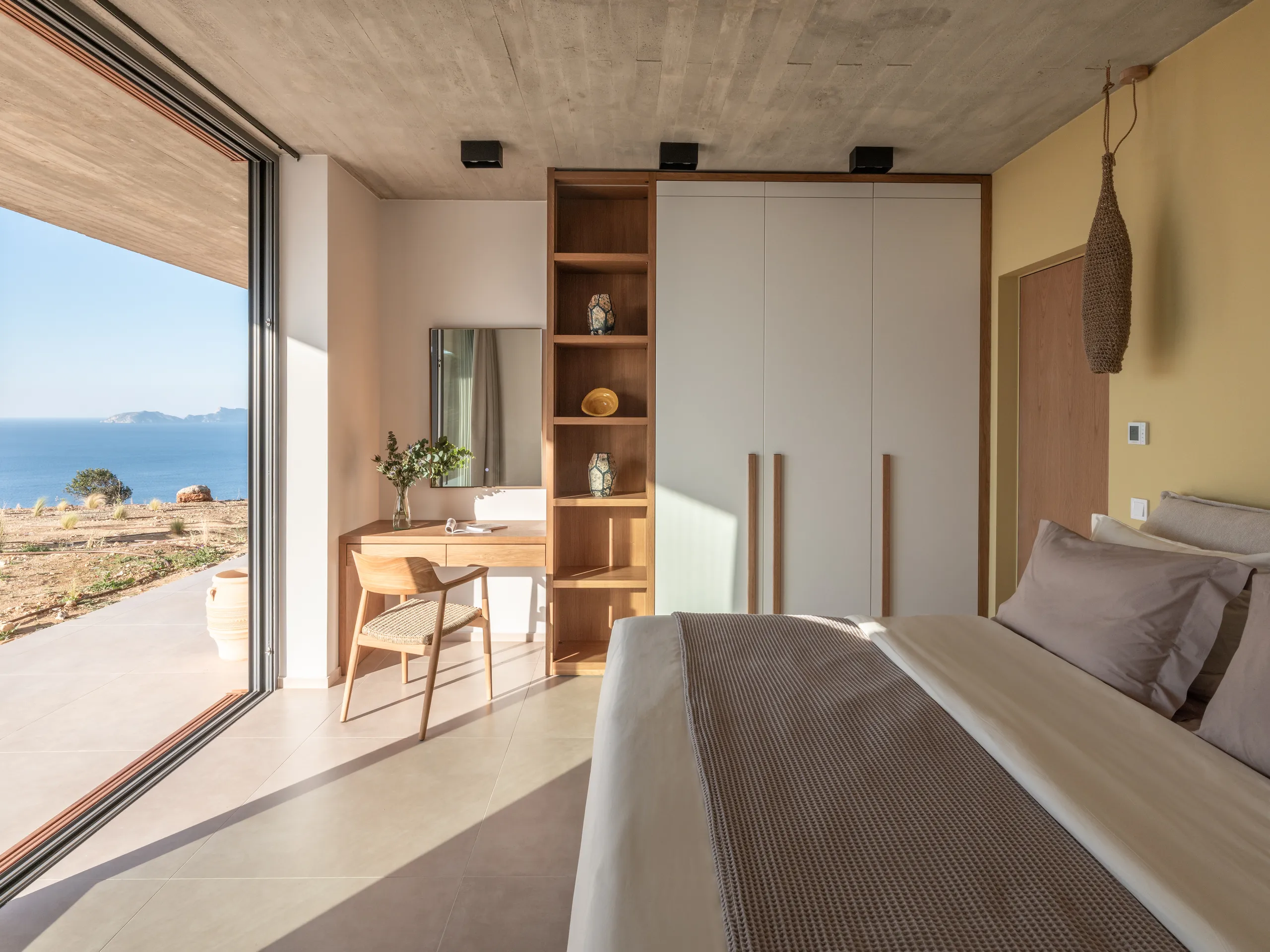 Superior Cretan Accommodation with Private Pool, Sauna and Stunning Views — photograph 6