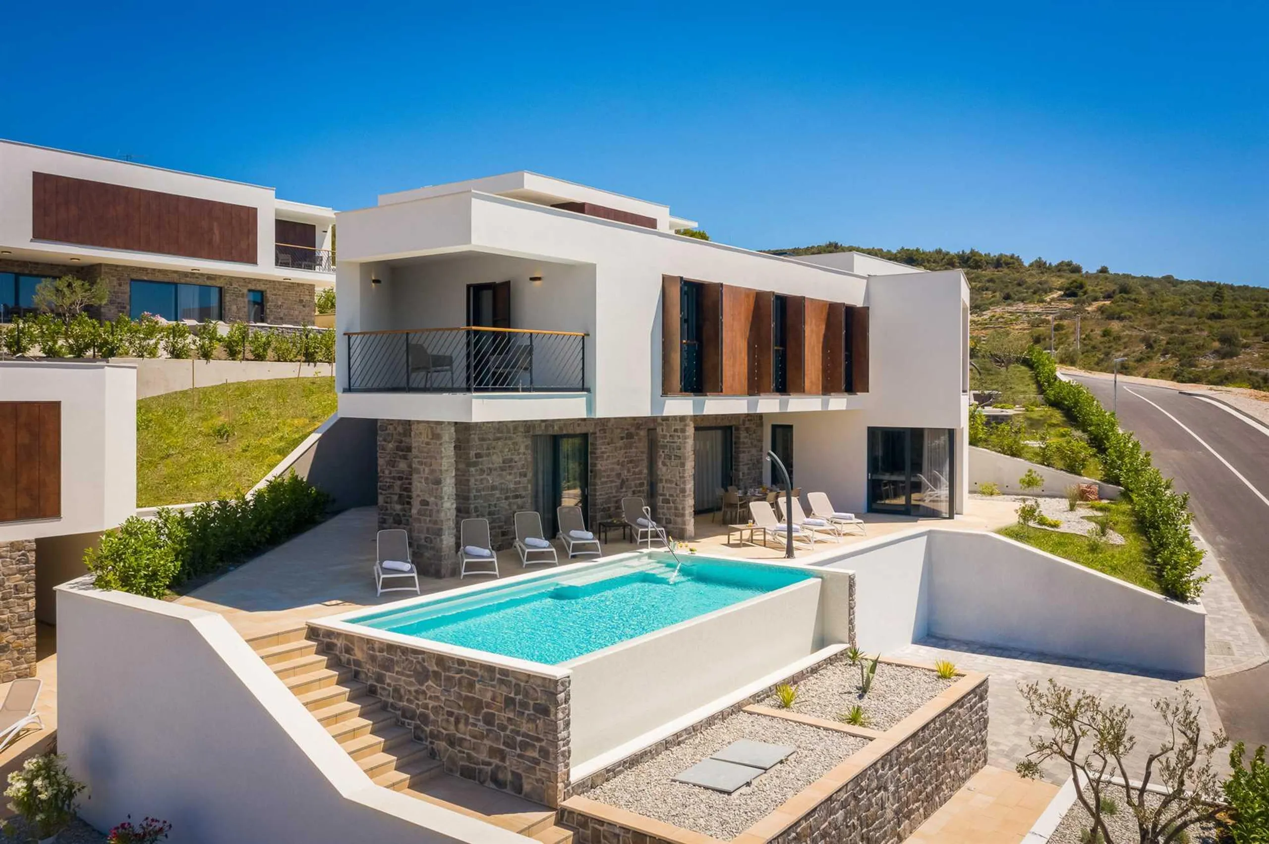 Stylish Villa in Primosten with Private Infinity Pool and Sea Views — photograph 2