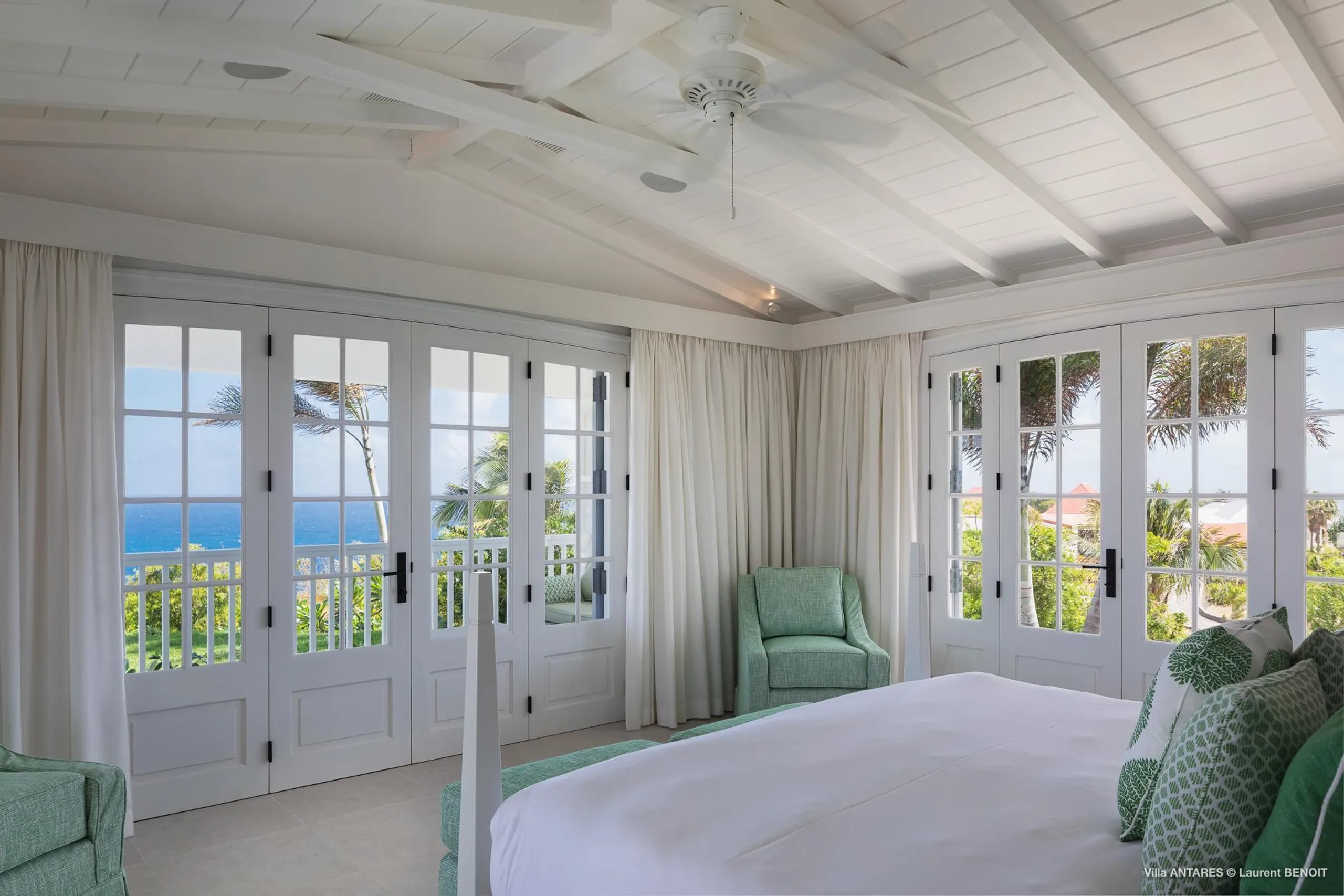 Mont Jean Paradise Villa with Infinity Pool and Lush Garden Grounds — photograph 7