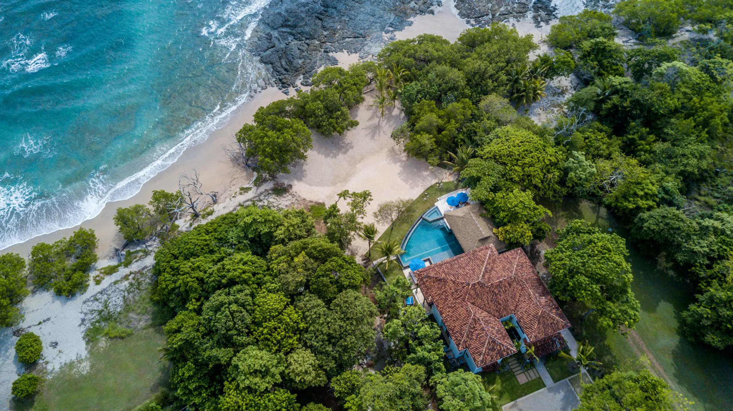 Perfect Playa Langosta Estate with Invigorating Pool and Jacuzzi — photograph 5