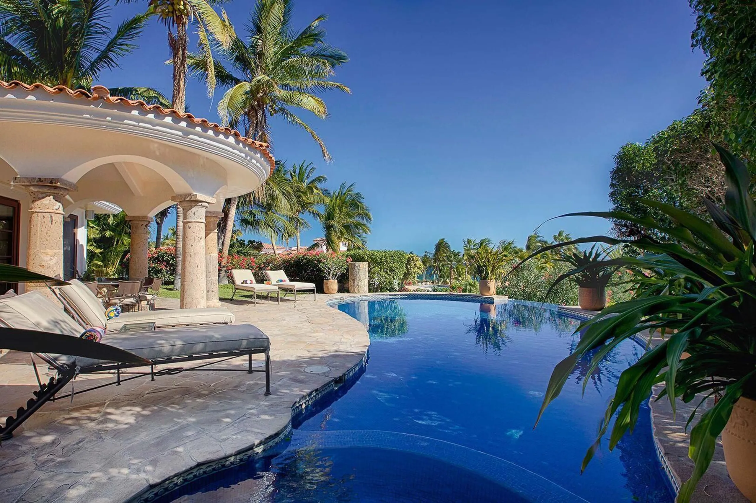 Charming Mediterranean Villa With Infinity Pool Overlooking the Sea of Cortez — photograph 4
