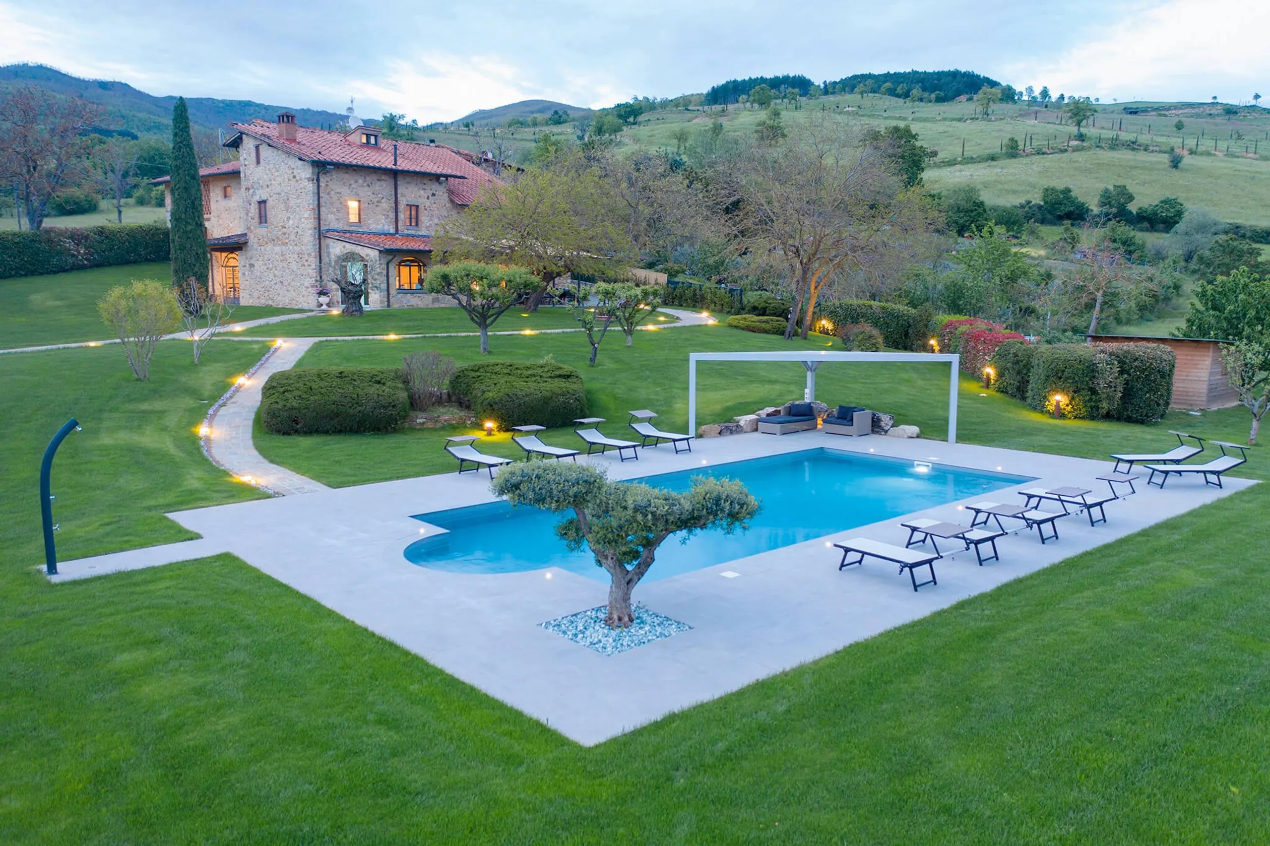 Spacious Tuscan Stone Villa with Pool, Garden, and Scenic Views, Italy