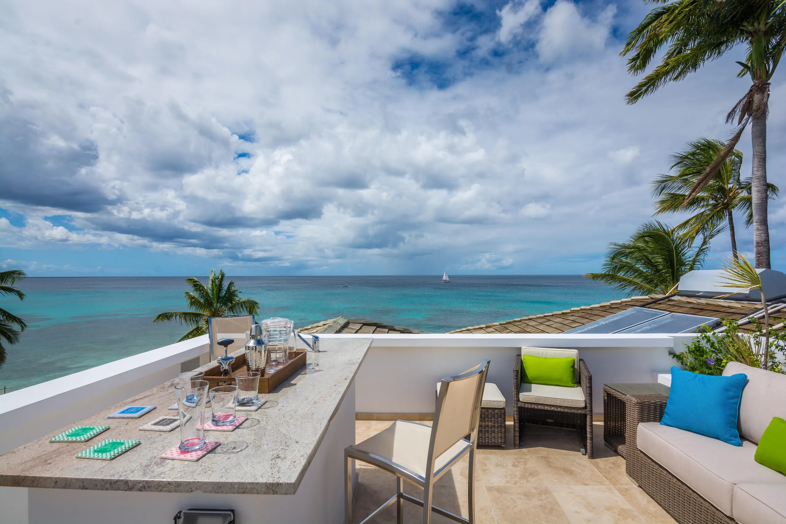 Barbados Beachfront Contemporary High End Villa with Elevated Sea View — photograph 3