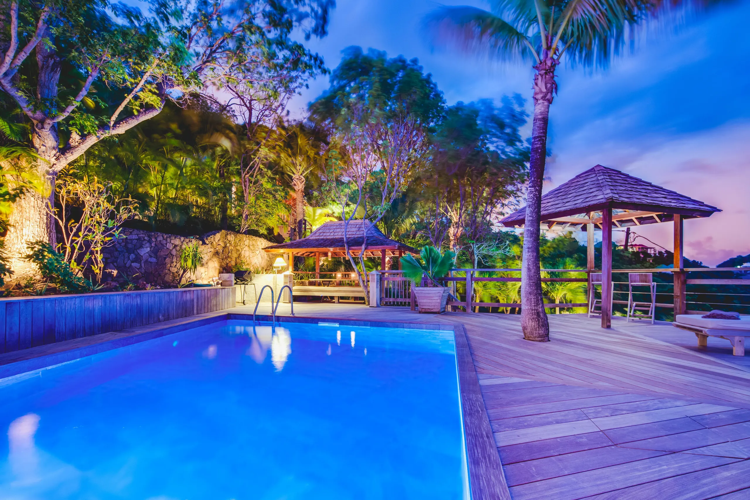 Beautiful Paradise Estate with Private Pool and Chef's Kitchen — photograph 3
