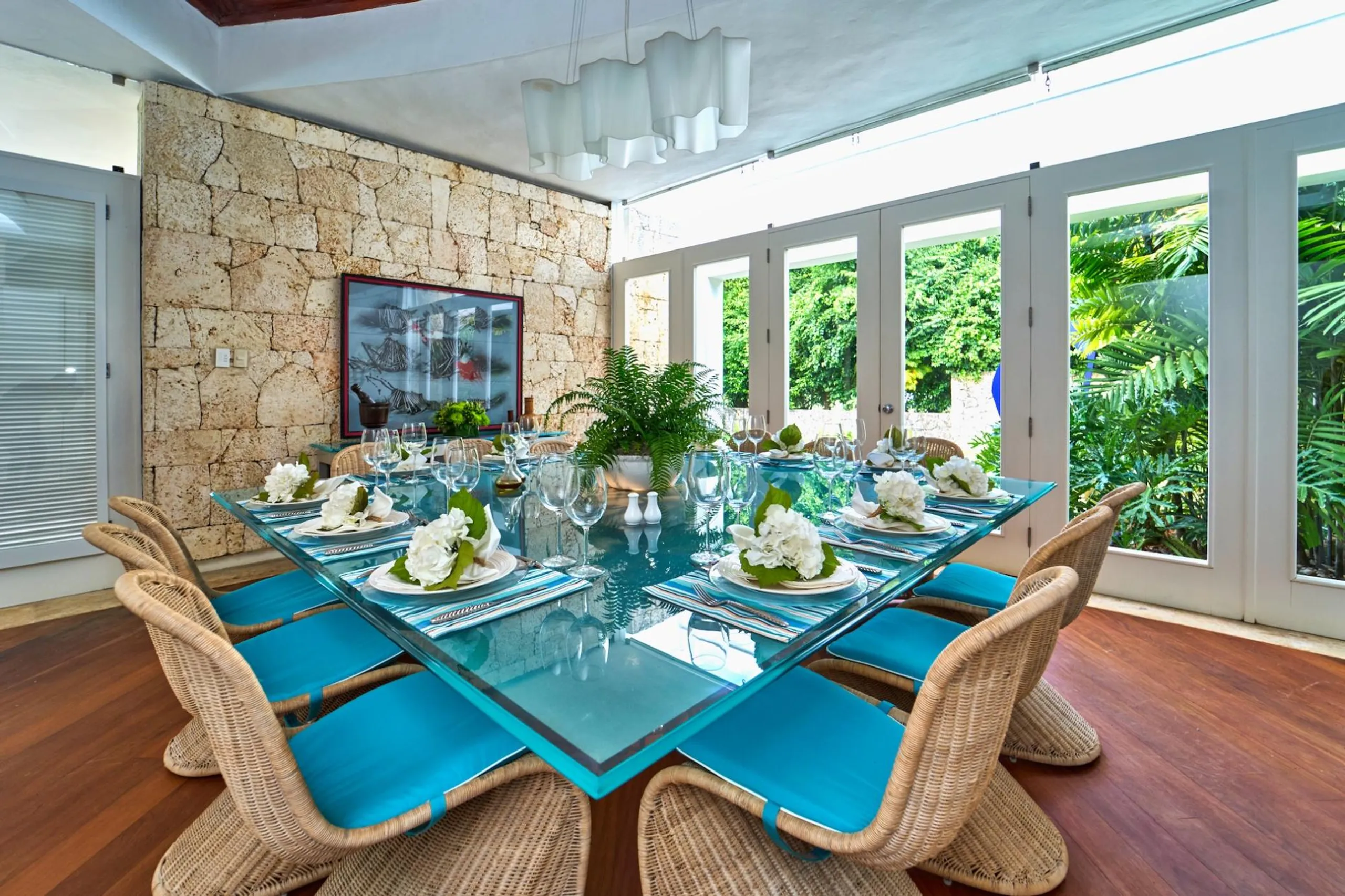 Sumptuous 5BR Villa with Private Pool and Breathtaking Golf Course Views — photograph 9