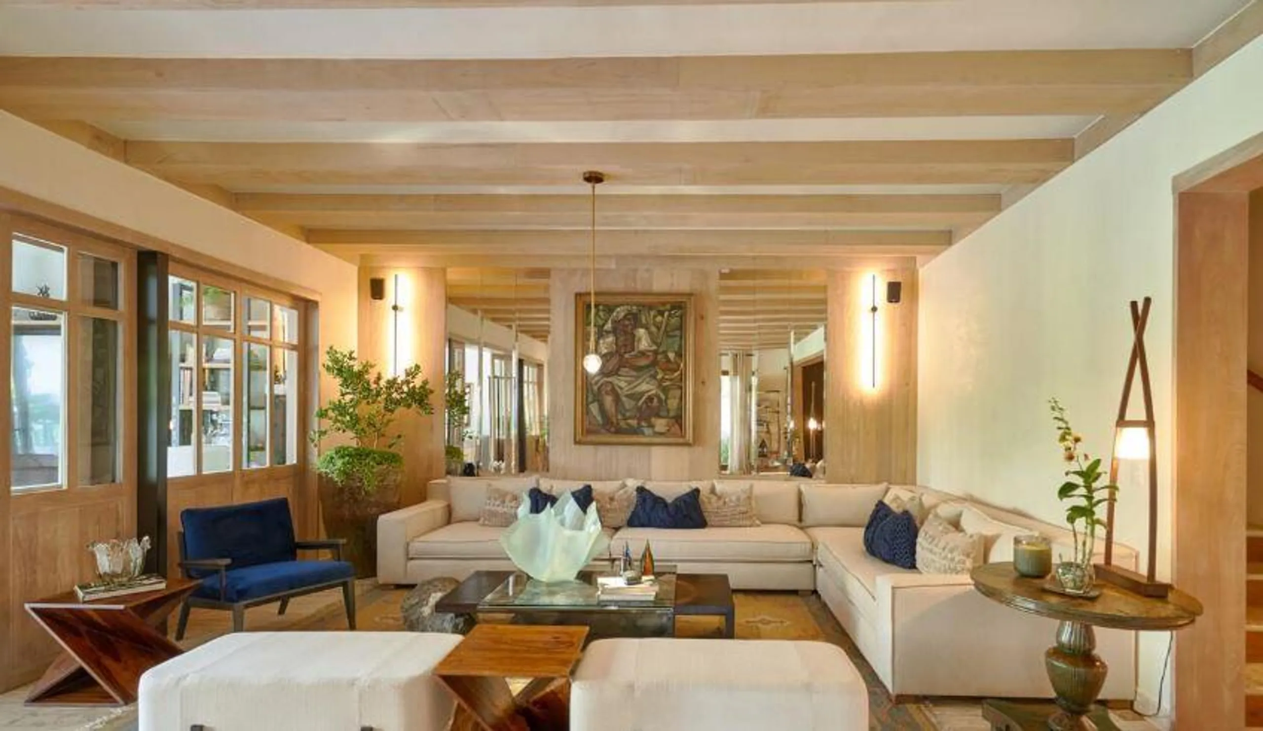 Sophisticated Villa with Private Heated Infinity Pool and Proximity to the Marina — photograph 8