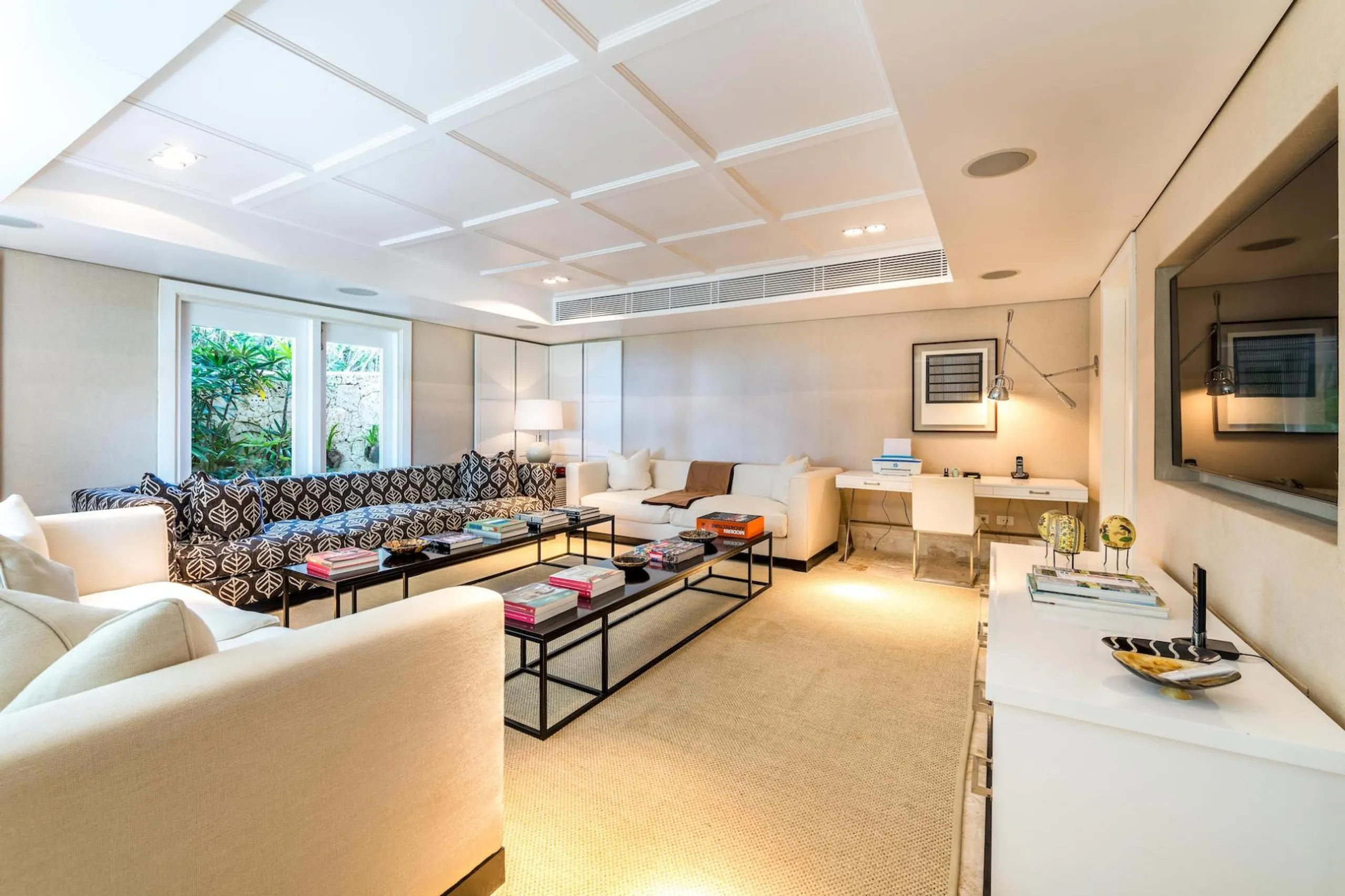 Plush and Inviting 5BR Villa with Private Pool and Stunning Caribbean Views — photograph 9