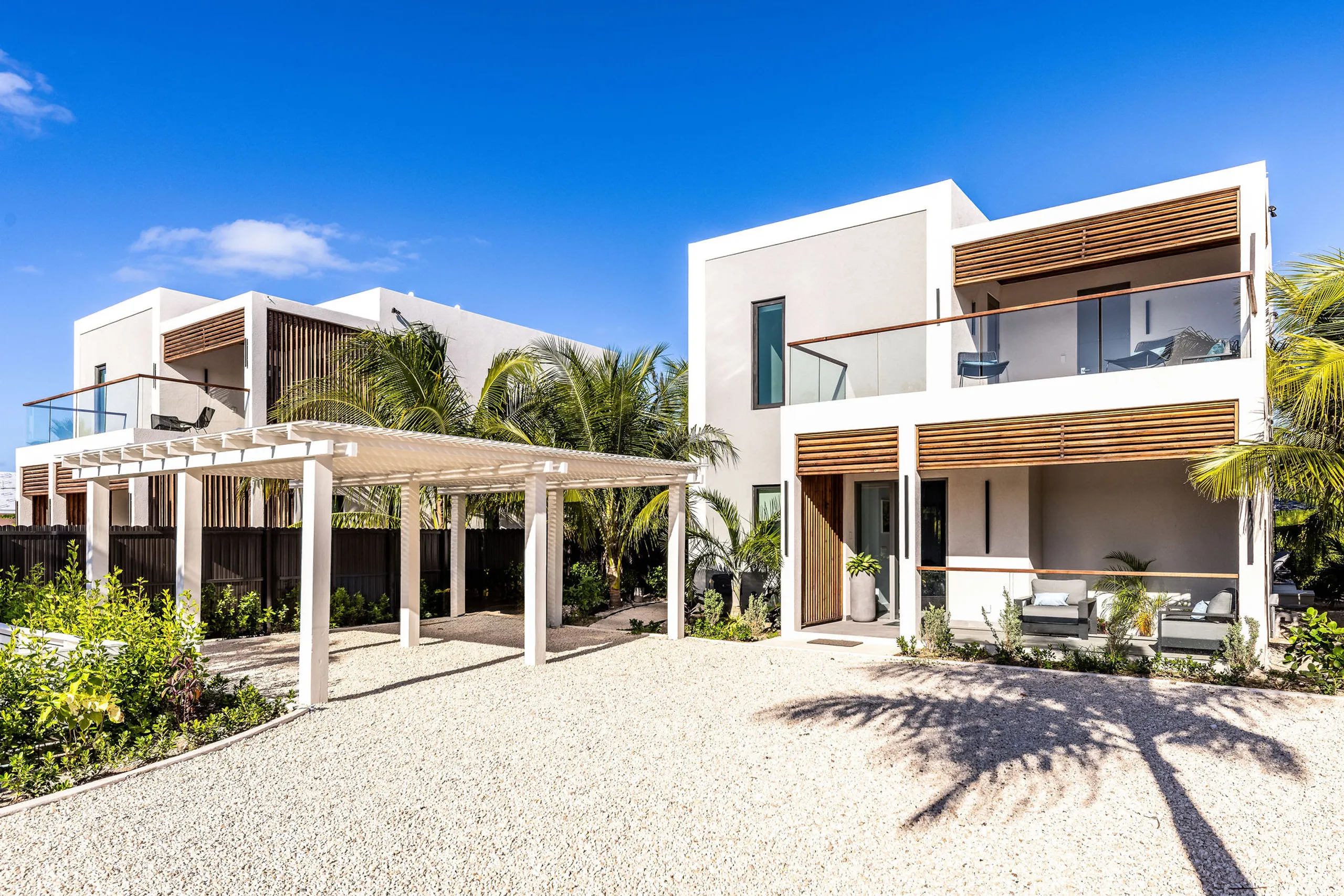 Modern 3 Bedroom Villa with Private Pool, and Lush Garden — photograph 8
