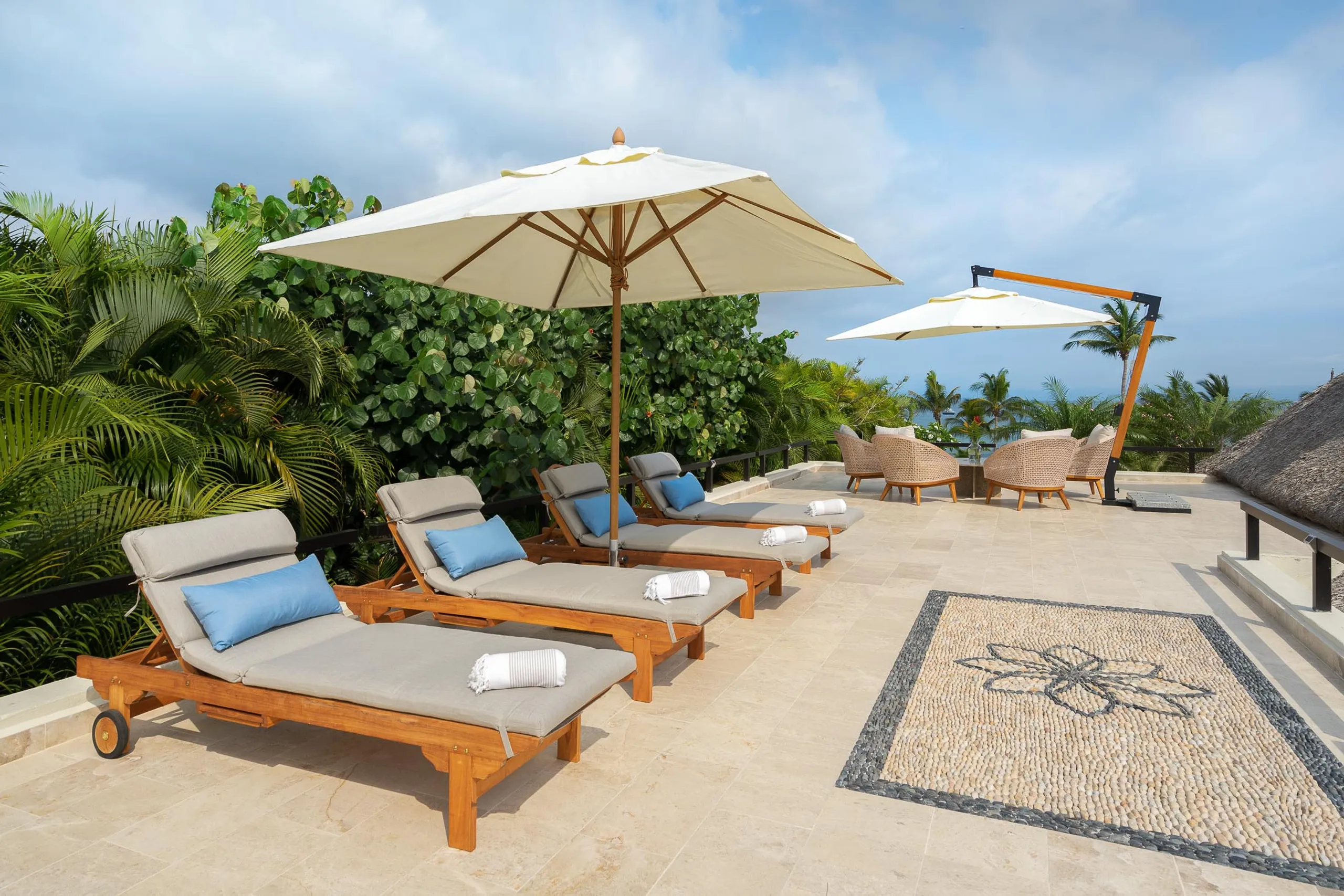 Sophisticated Lagos del Mar Villa with Private Pool & Panoramic Views — photograph 9