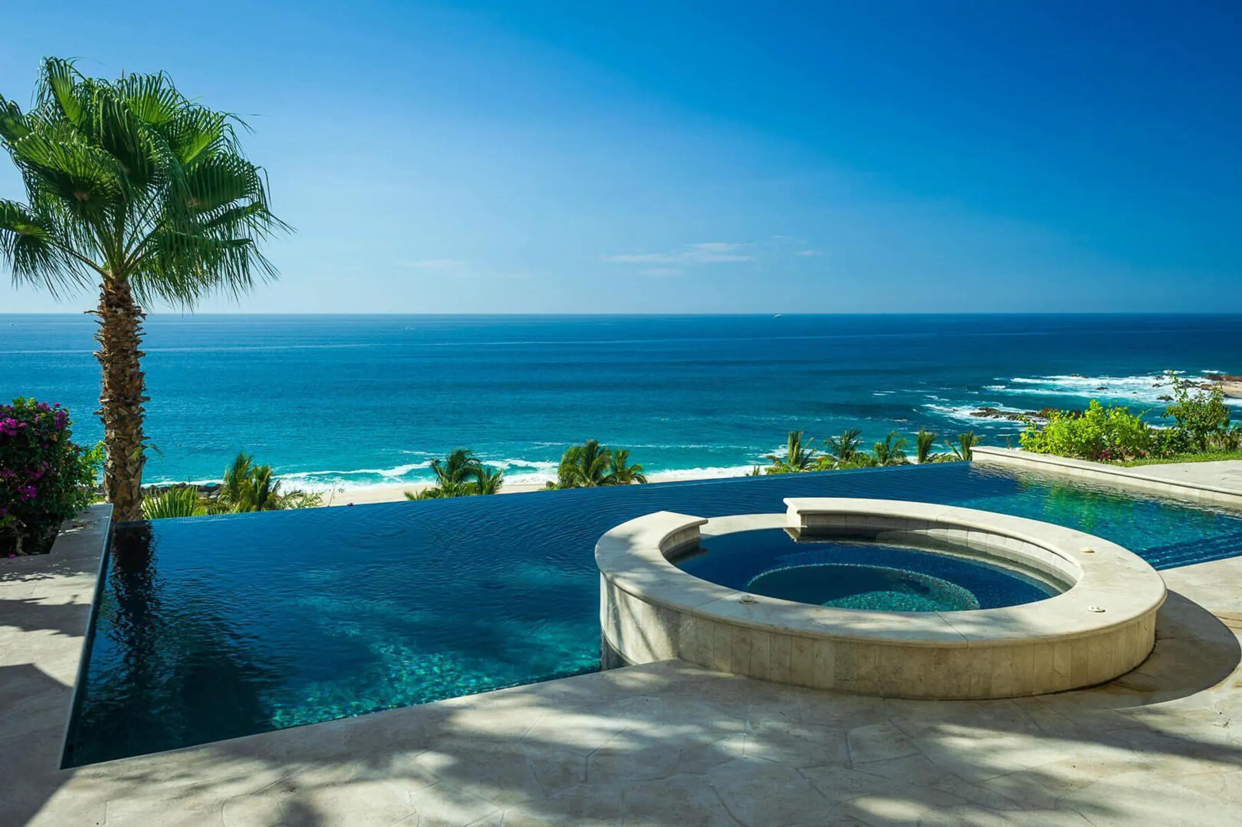 Upscale Villas Del Mar Estate with Infinity Pool and Ocean Views — photograph 5