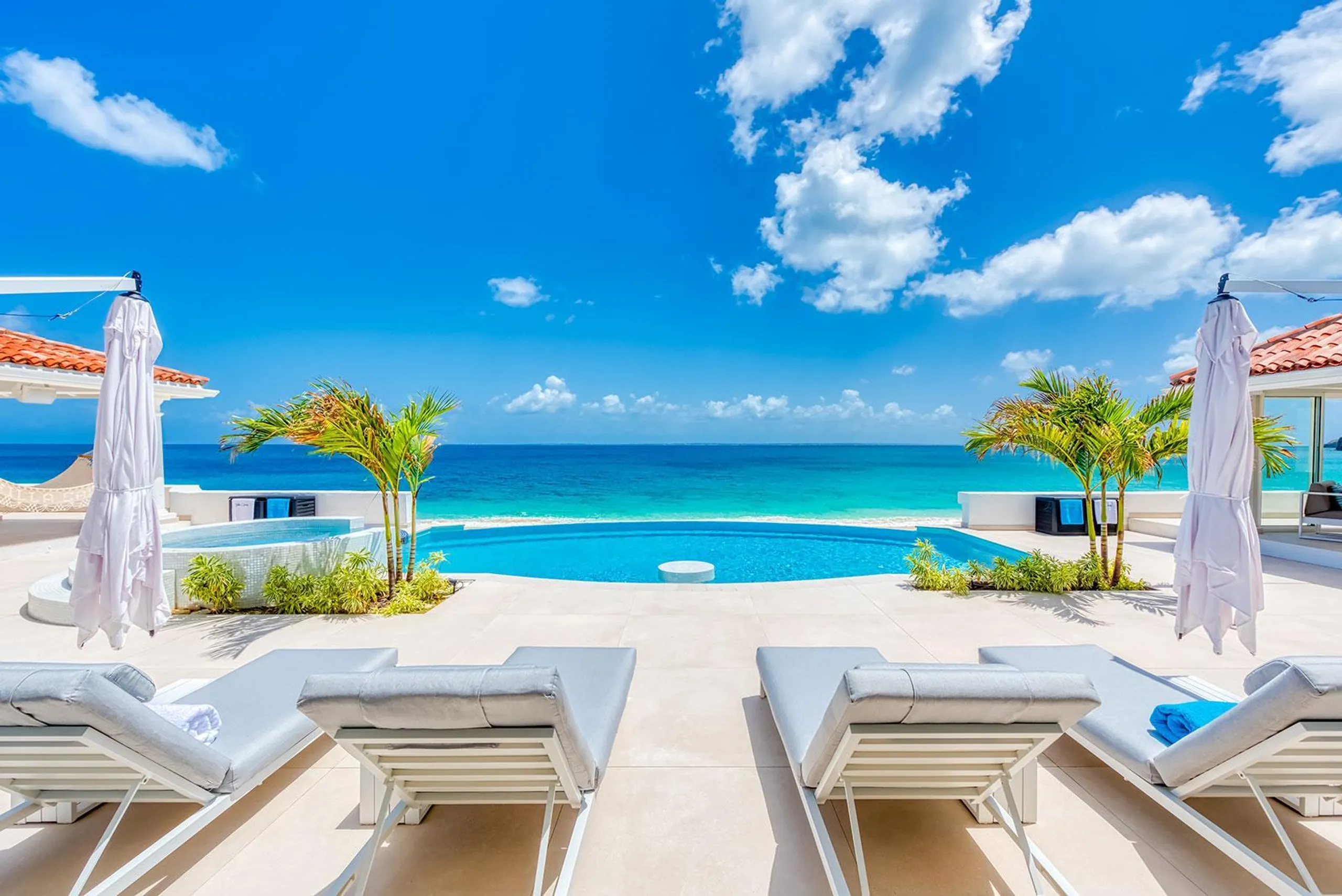 Baie Rouges Fine Beach Front Estate with Infinity Pool and Endless Ocean VIews — photograph 3