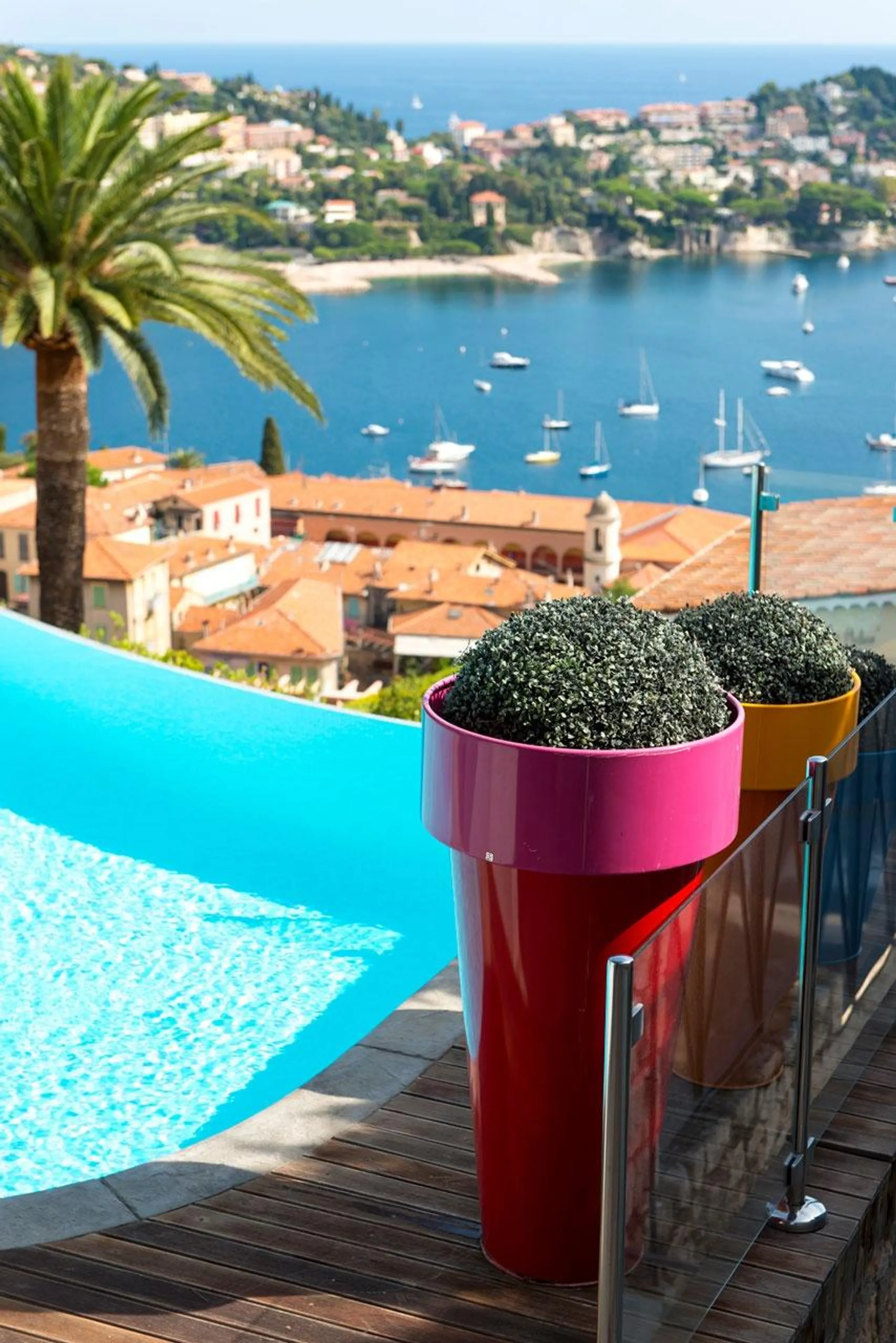 Splendid 4BR Villa with Private Pool and Uninterrupted Côte d’Azur Views — photograph 4