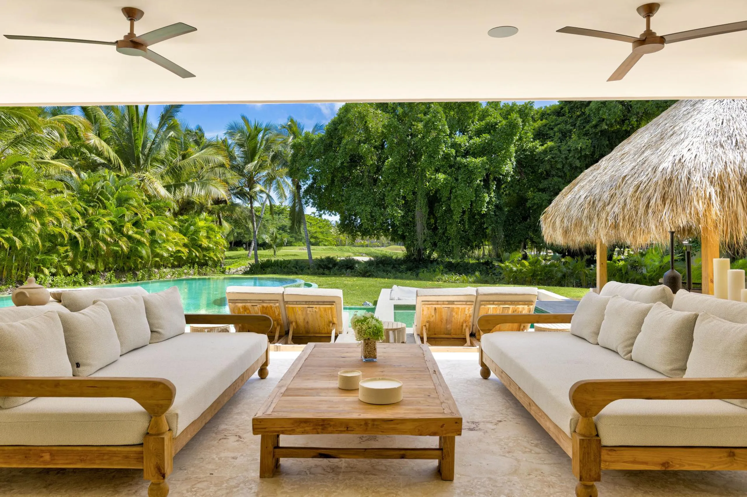 Majestic Arrecife Estate with Private Pool in Punta Cana Resort — photograph 3