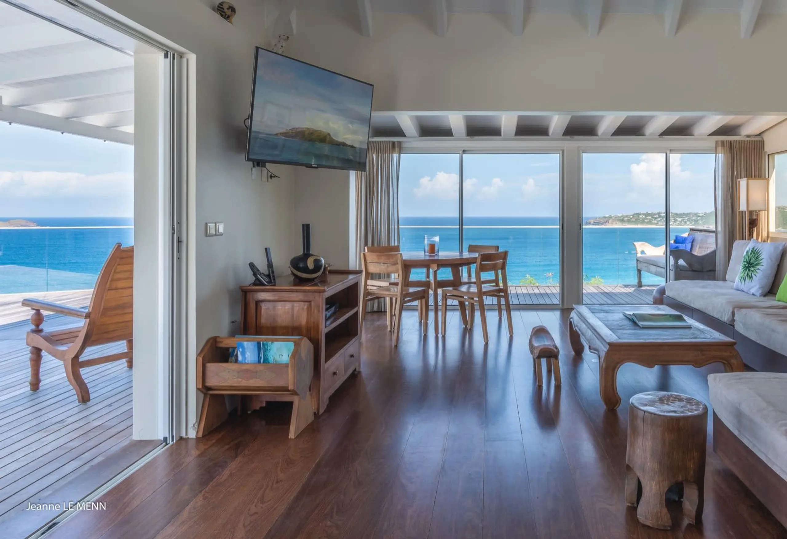 Splendorous Seafront Haven with Heated Pool and Panoramic Caribbean Views — photograph 8