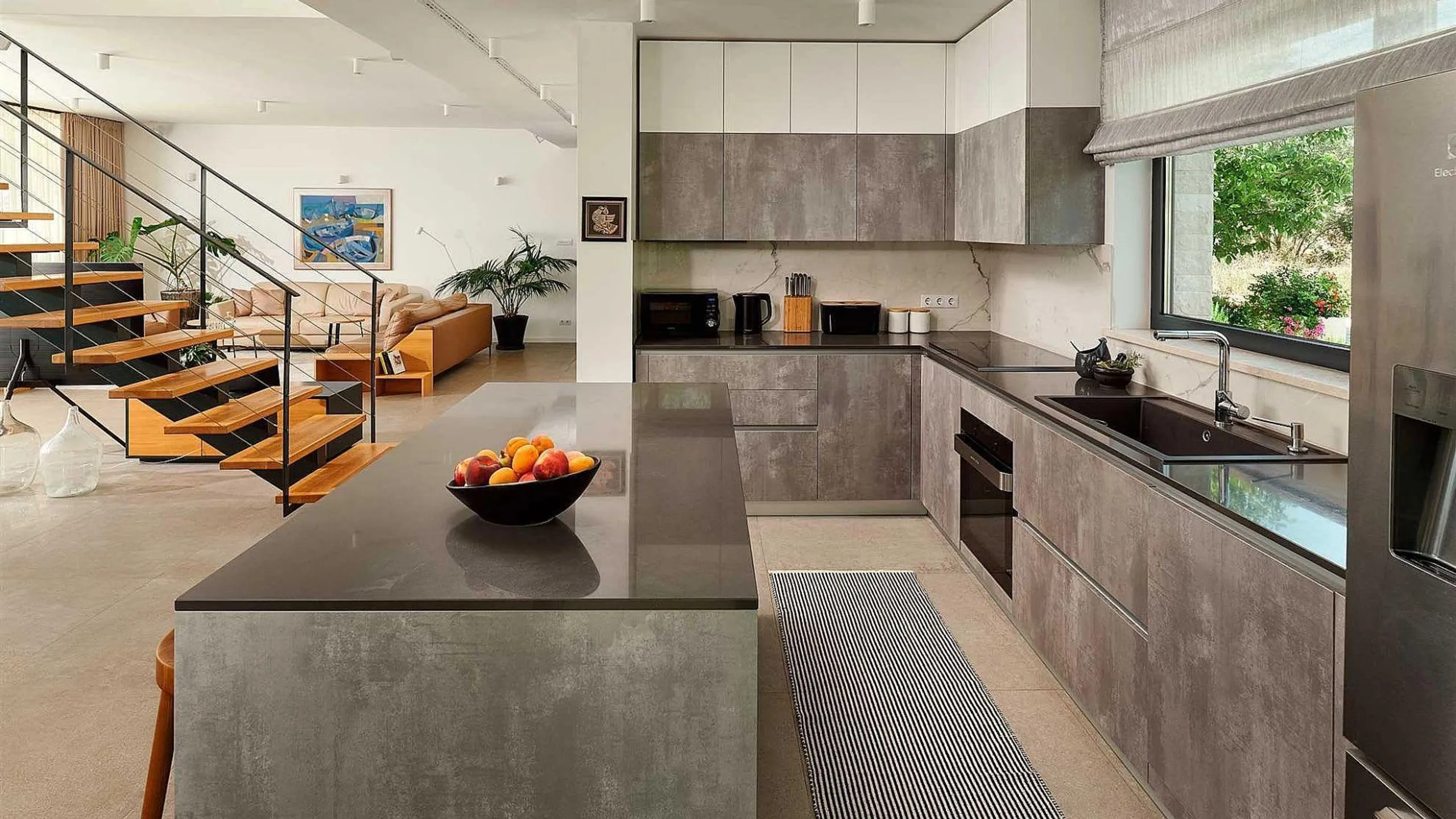 Lavish Villa with Heated Pool and Ocean Views — photograph 9