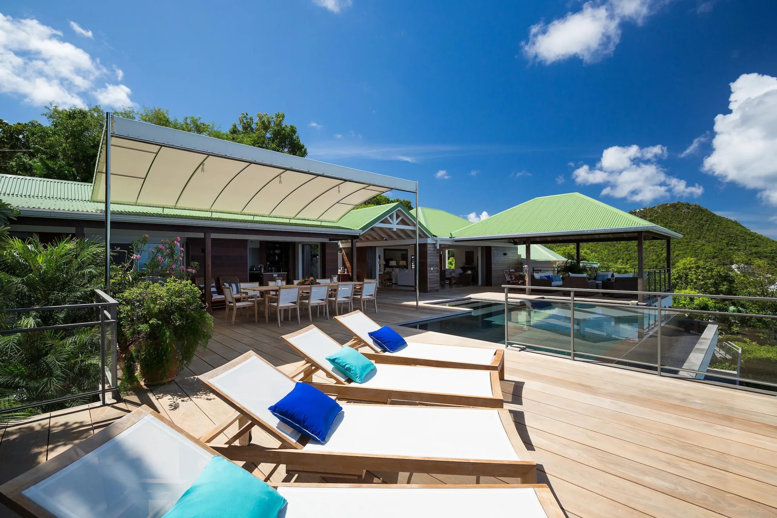 Luxe Haven in Caribbean Paradise with Private Pool and Panoramic Ocean Views — photograph 4