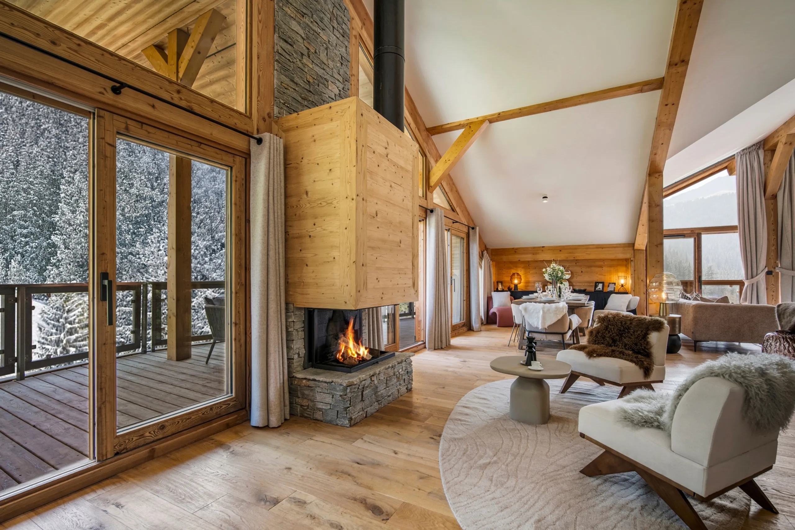 Refined Courchevel 4Bedroom Villa with Mountain Views, Courchevel