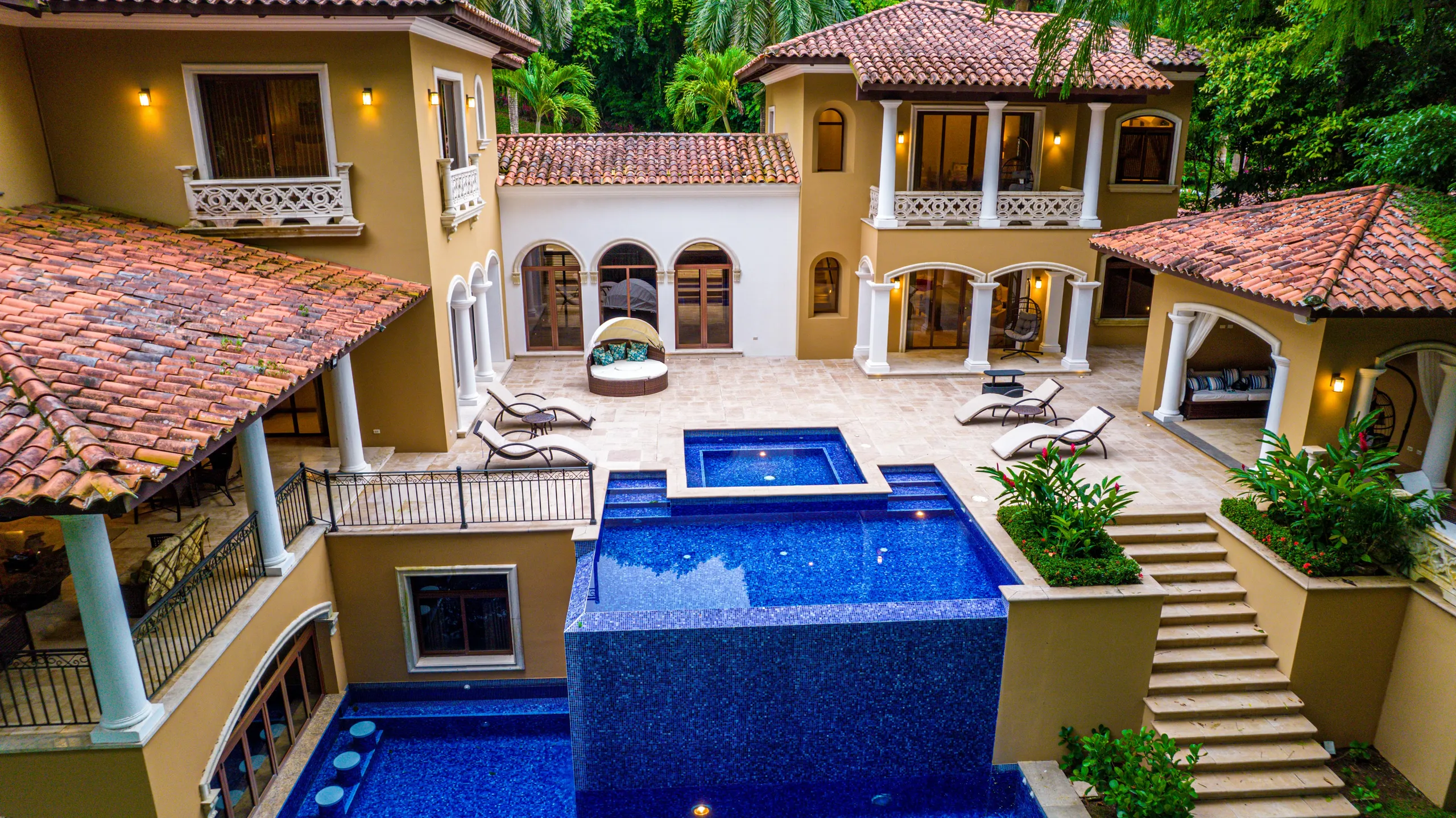 Stunning Los Sueños Villa with Garden Jacuzzi, Wet Bar & Golf Course View — photograph 3
