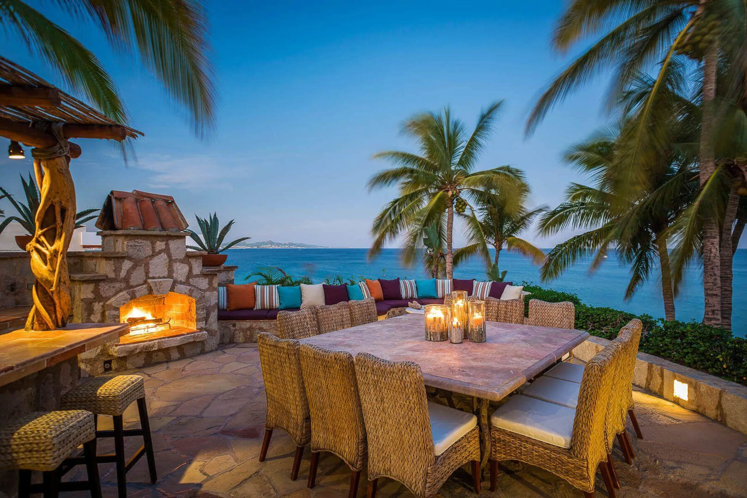 Beautiful Luxury Beachfront Grand Compound with Large Pool — photograph 9