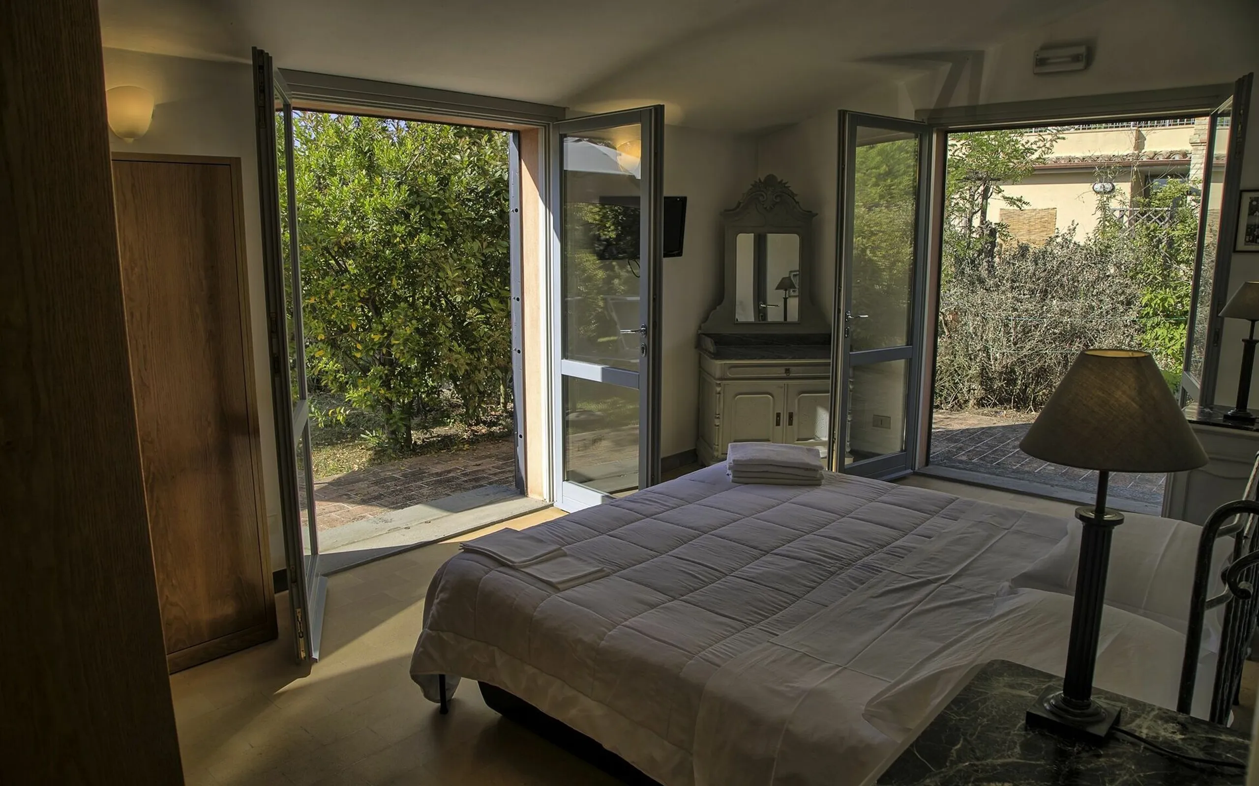 Serene Historic Villa with Pool and Spectacular Panorama of the Surrounding Nature All VILLAWAY® — photograph 7
