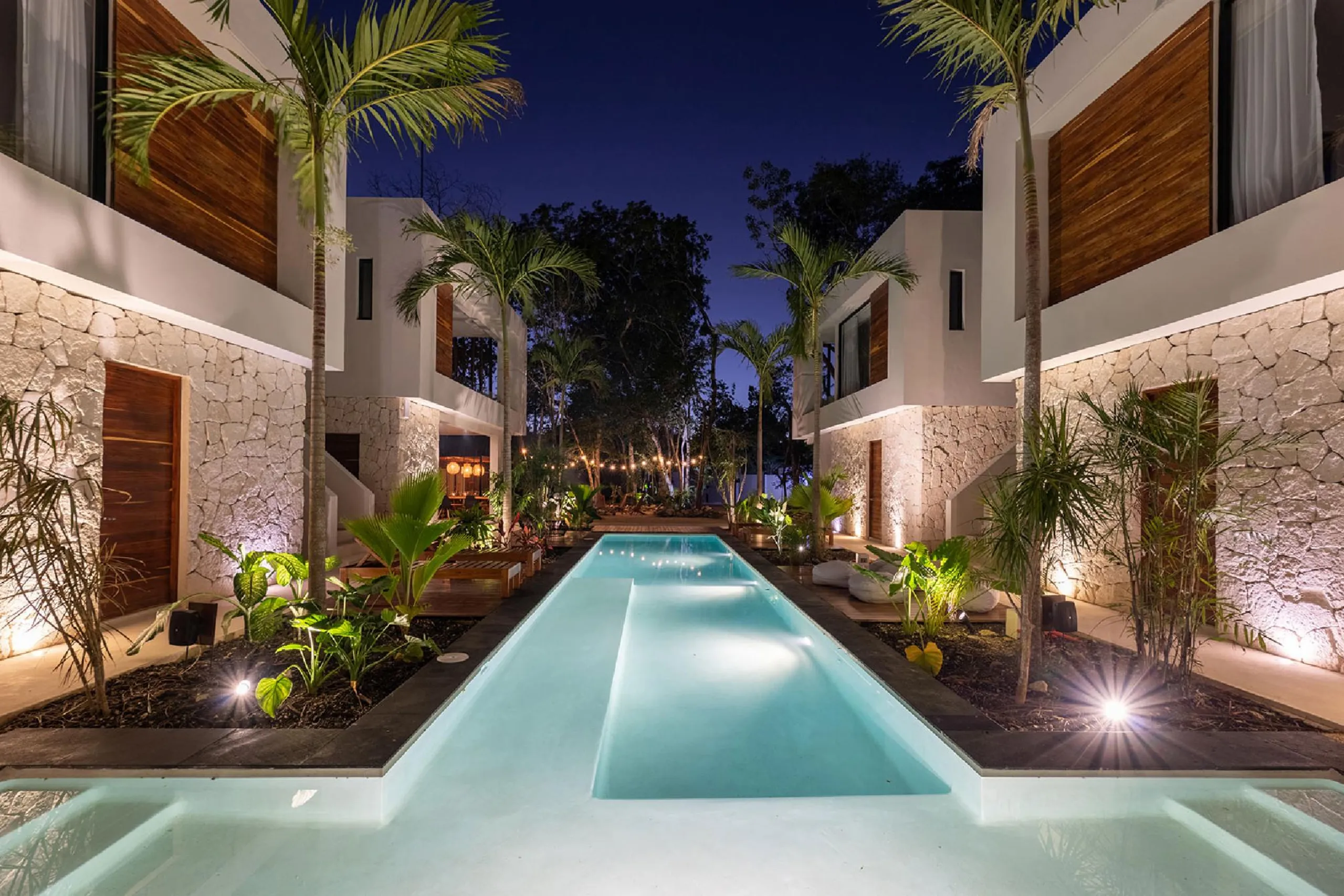 Puerto Morelos Oceanfront Luxury Estate with Private Beach and Oversized Pool — photograph 7