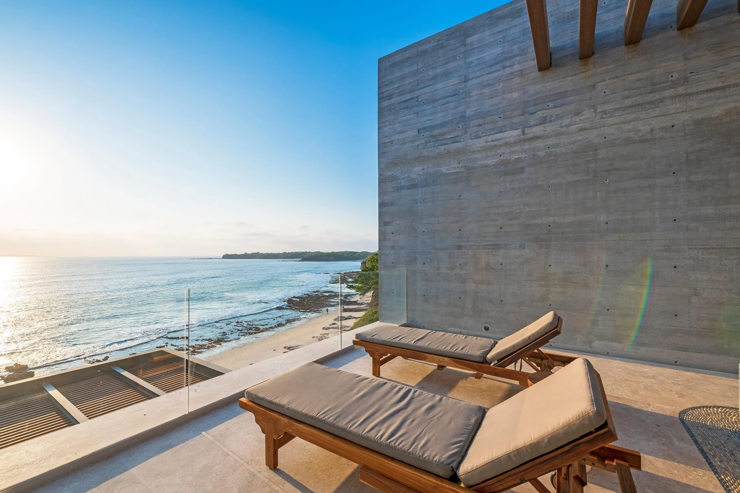 Bolongo Hillside Estate with Infinity Pool and Endless Ocean Views — photograph 5