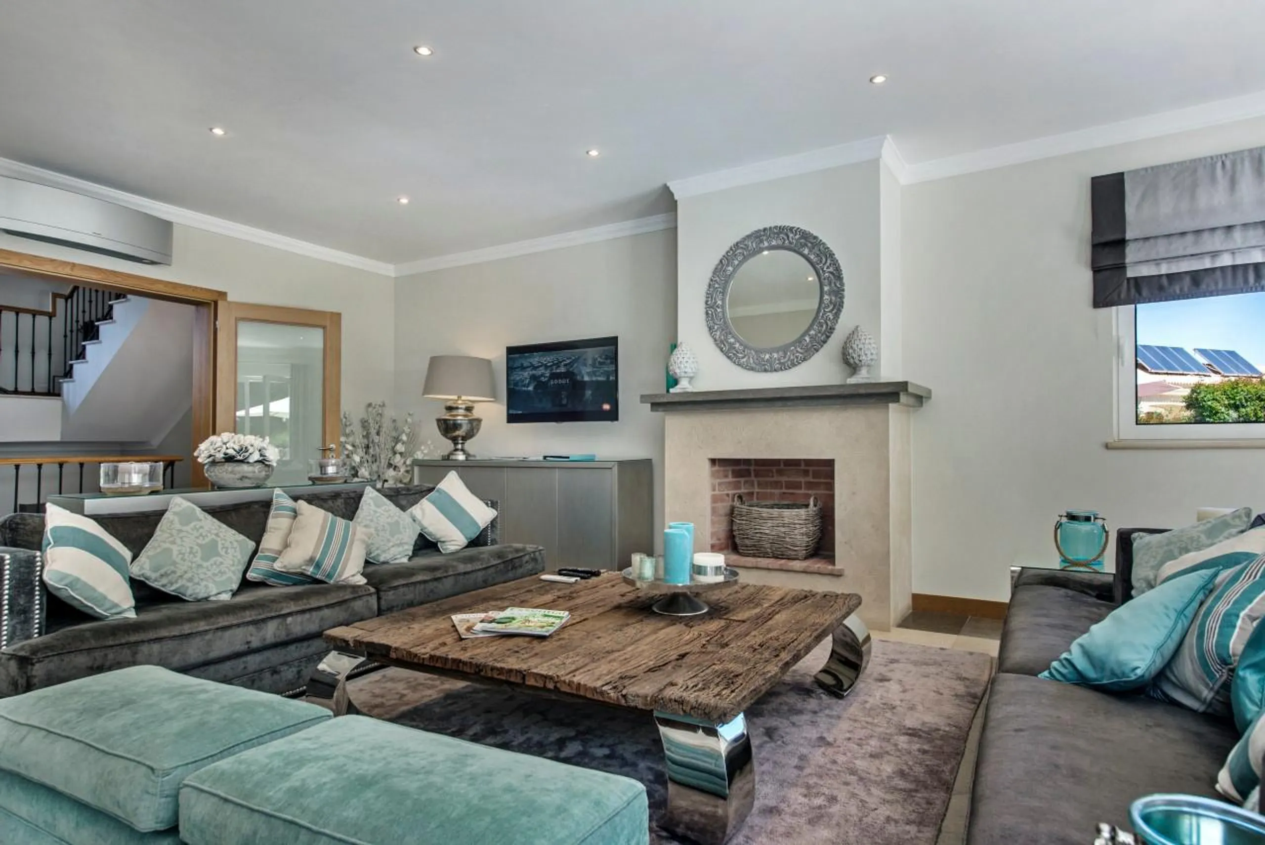 Opulent 5 Bedroom Villa with Private Pool and Landscaped Gardens — photograph 7