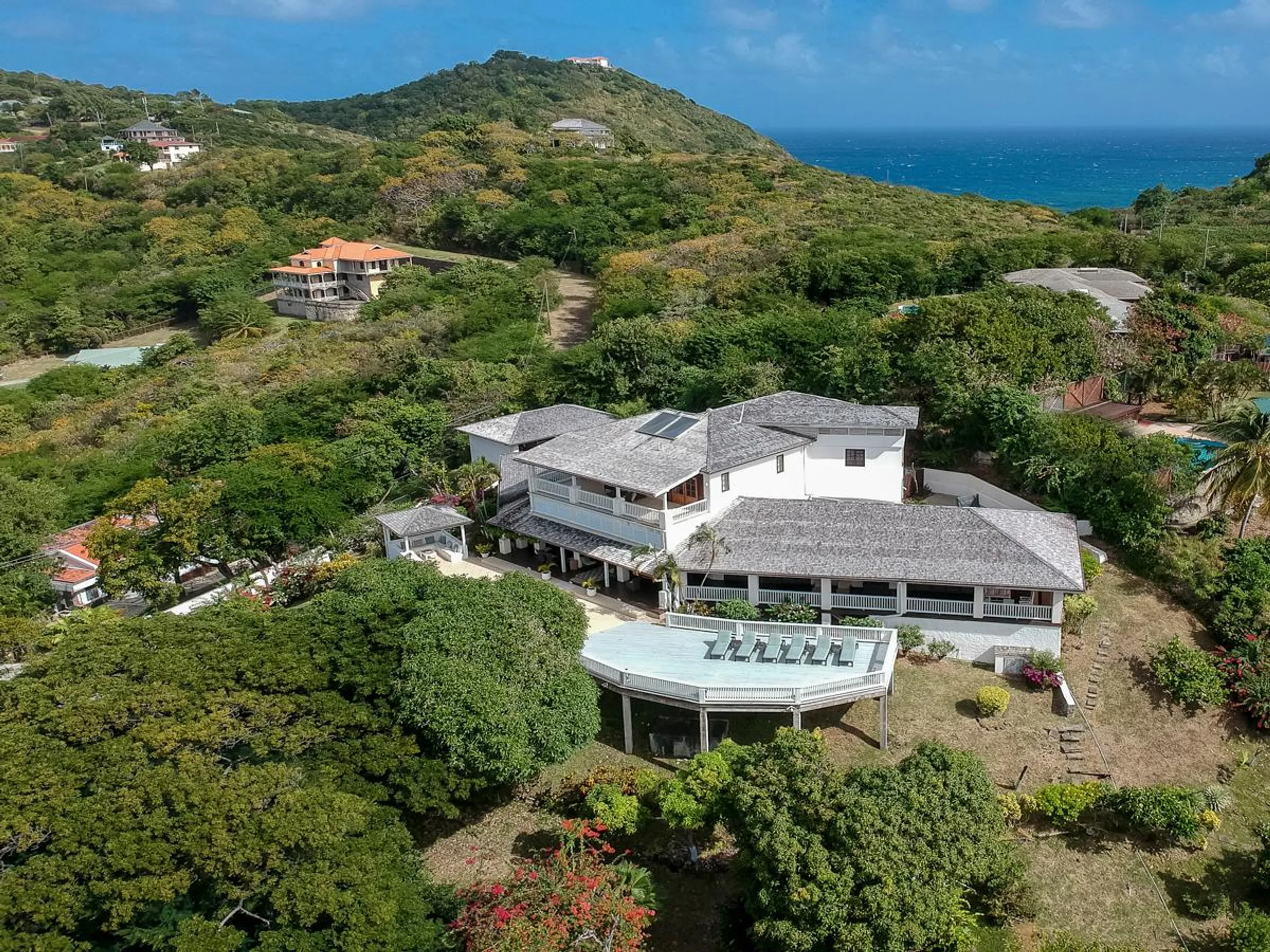 Ornate 7BR Villa with Pool and Views of the Atlantic and Caribbean Seas, Saint Lucia
