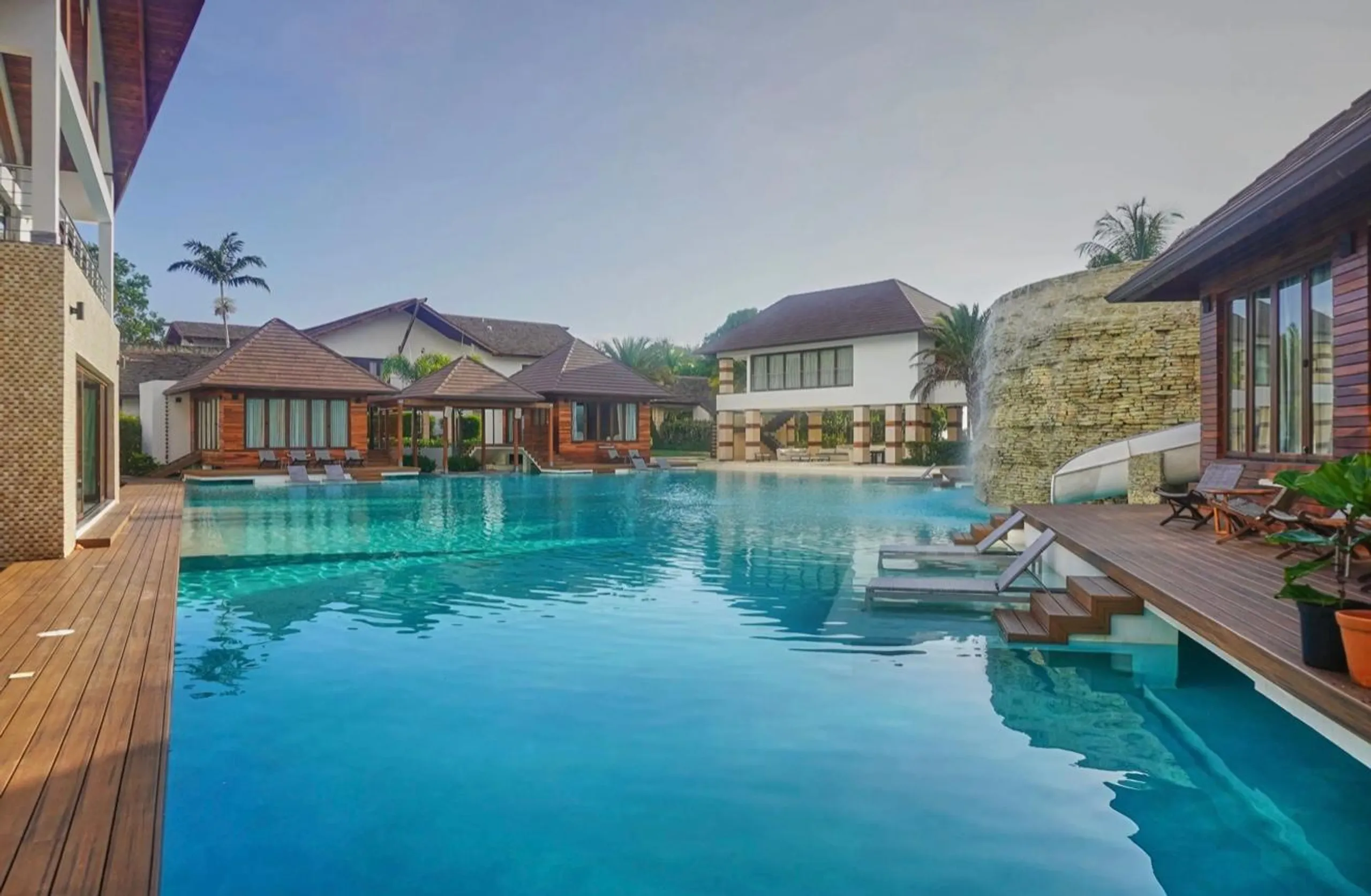 Luxurious Casa de Campo Home with Stunning Poolside Paradise — photograph 3