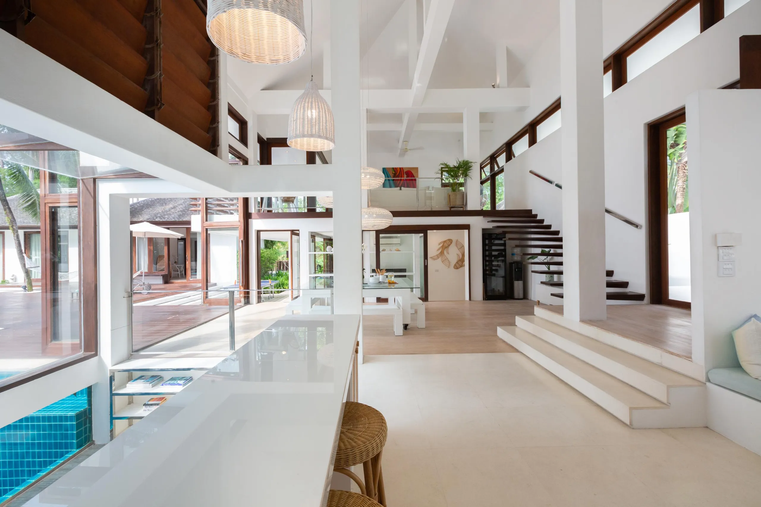 Comfortable and Luxurious 6BR Villa with Dual Pools, Treehouse & Outdoor Cinema — photograph 7