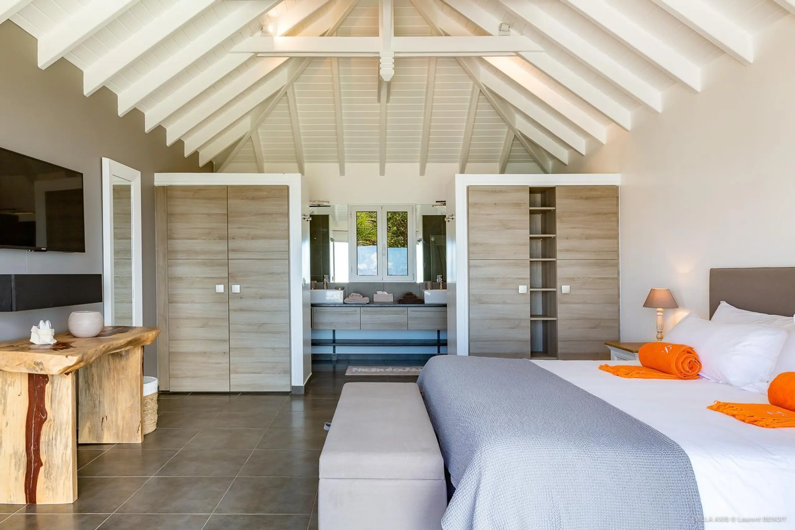 Exceptional Bay View Villa with Private Pool and Gazebo — photograph 7