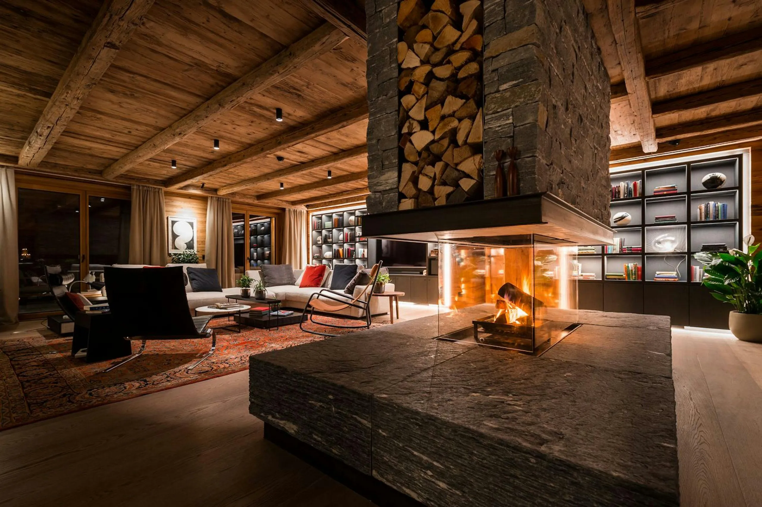 Grand Luxury Lech Chalet with Private Pool and Entertainment Room — photograph 7