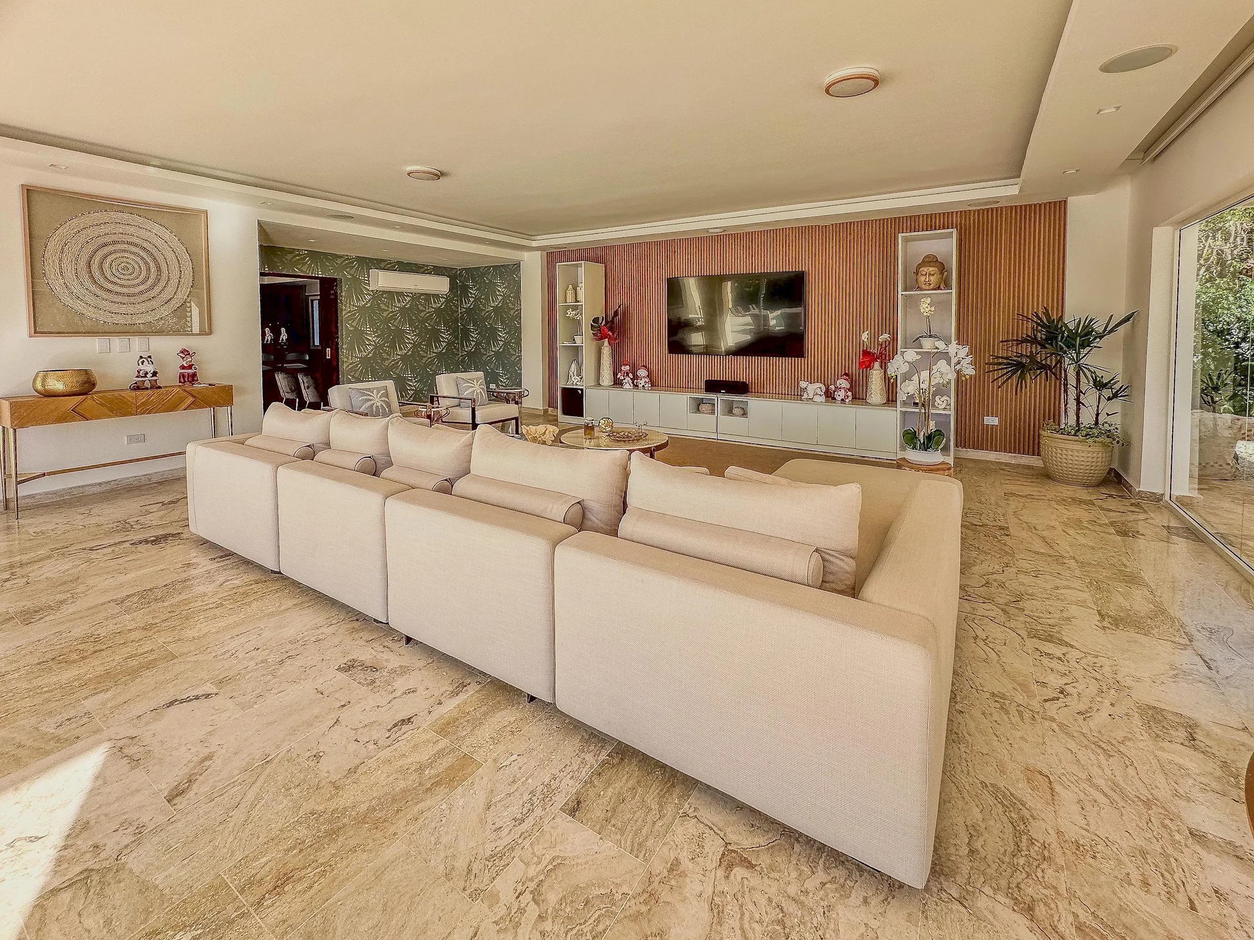 Beautiful La Romana Villa with Invigorating Pool — photograph 9