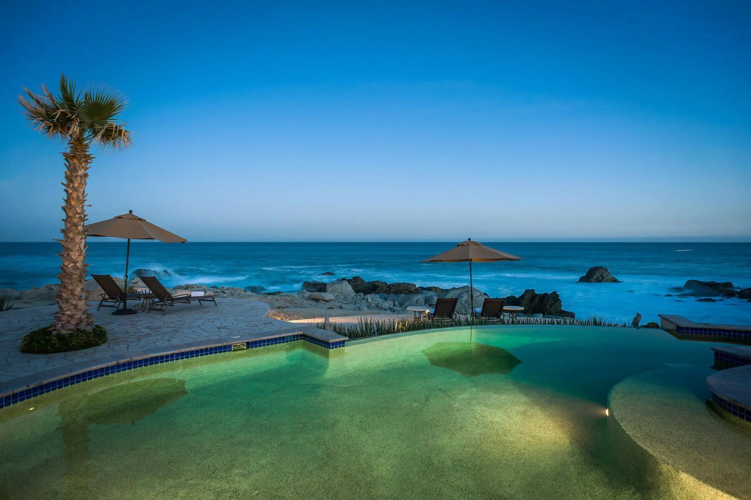 Punta Ballena Oceanfront Villa with Private Pools and Incredible Ocean Views — photograph 9