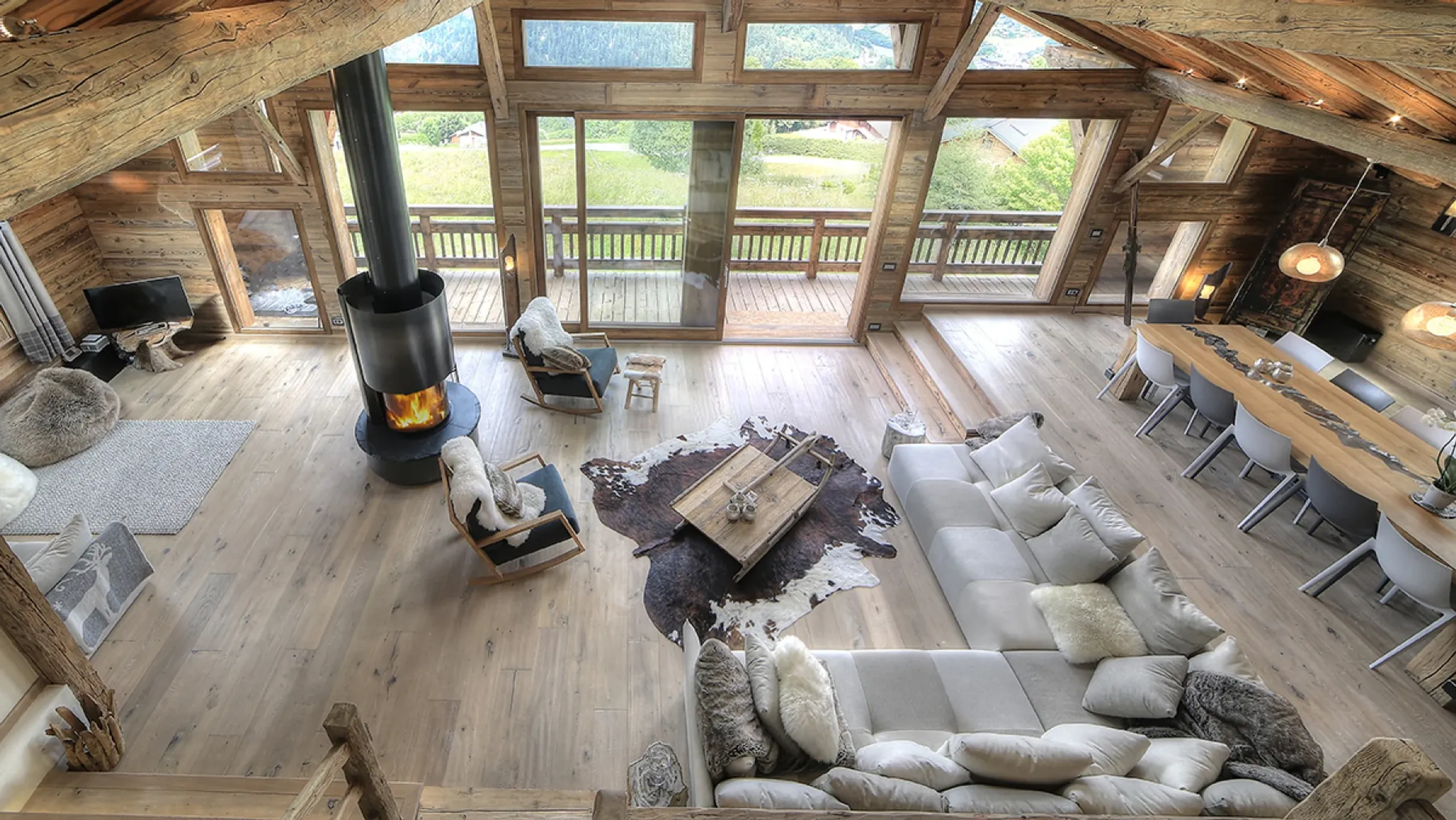 Historic Ski-In/Ski-Out Farmhouse with Spa, Jacuzzi, and Panoramic Mont Blanc Views — photograph 12