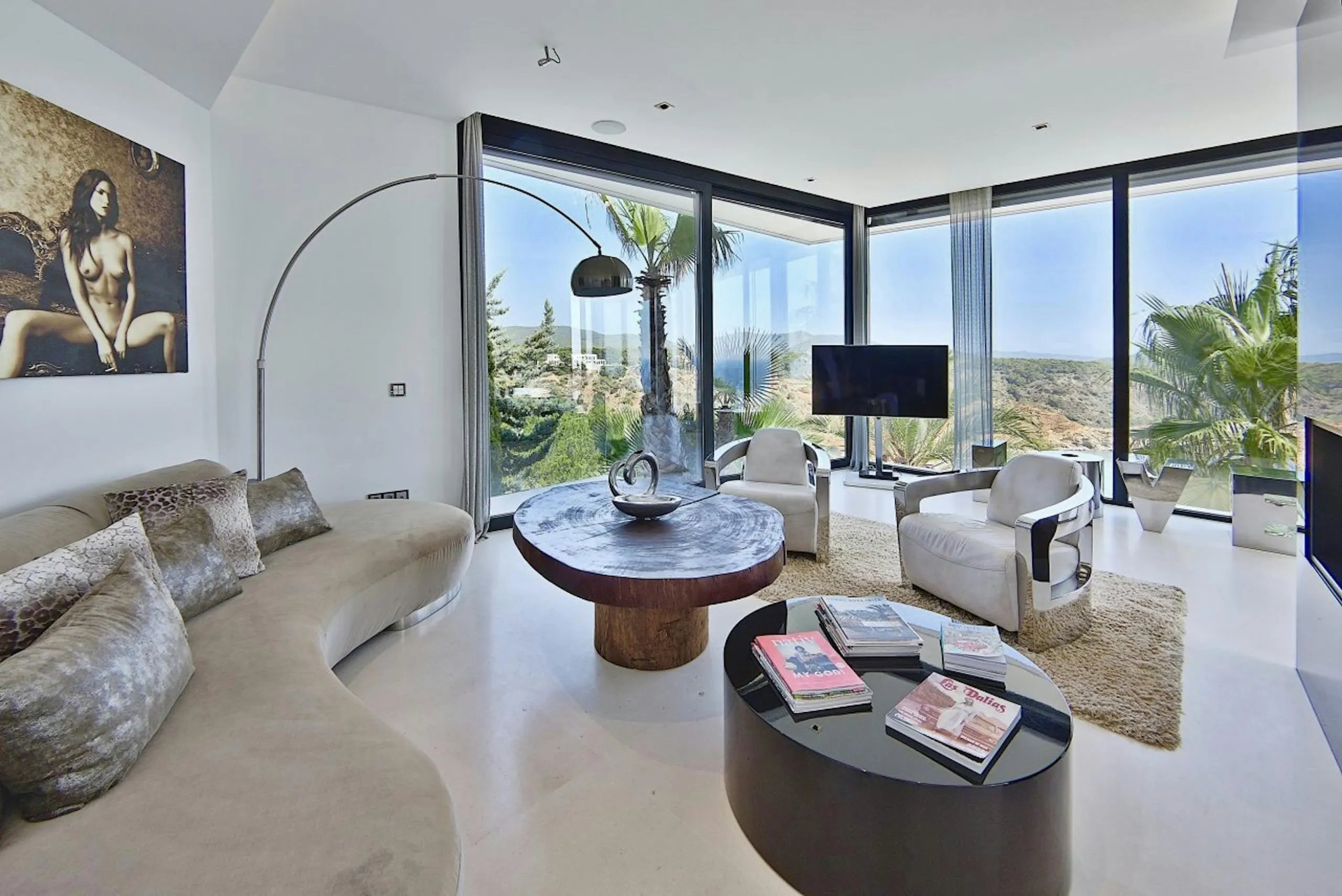 Spectacular Seaview Villa in Ibiza with Infinity Pool and Luxurious Patio Lounge — photograph 11