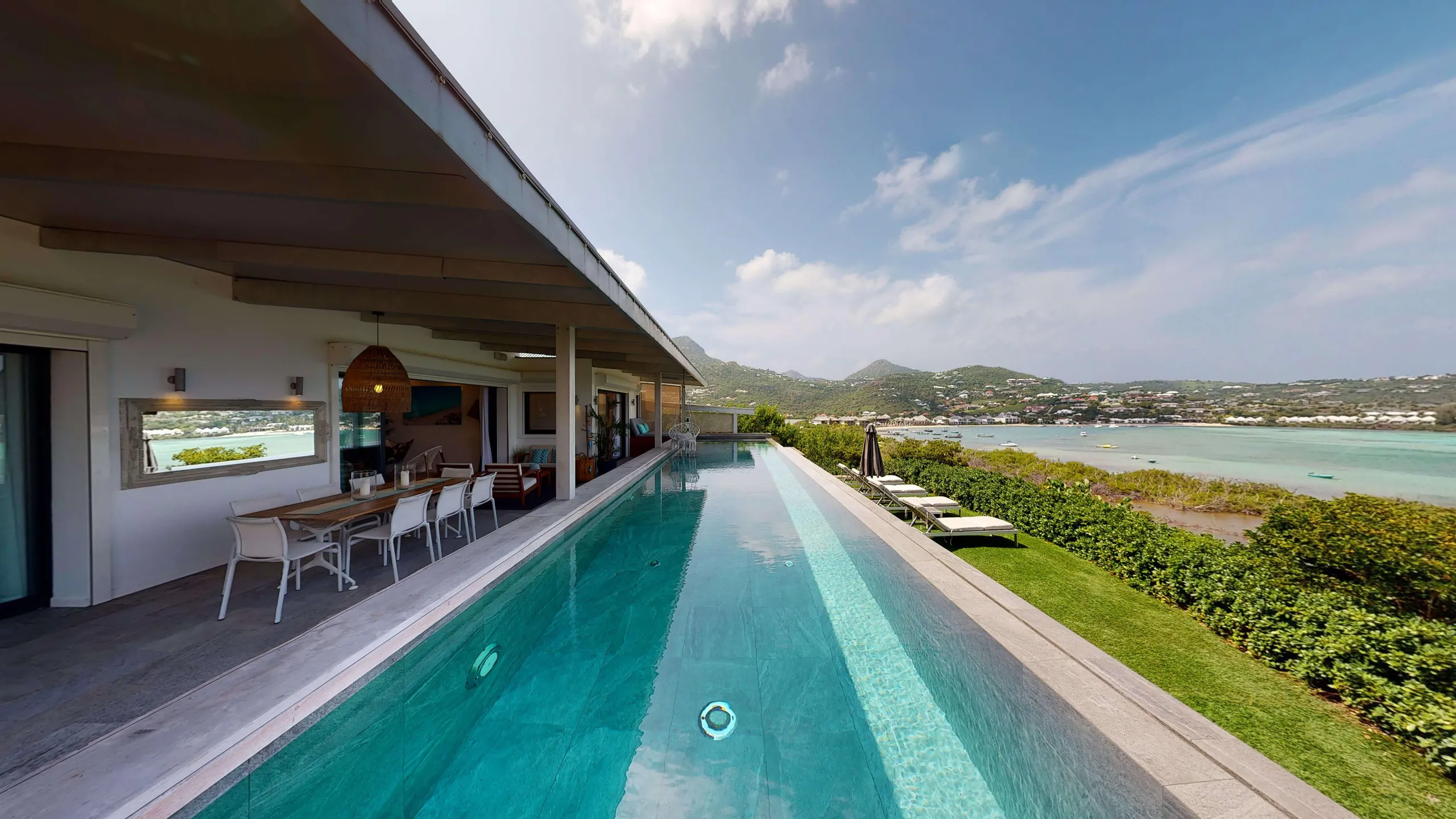 Breathtaking Ocean View Oasis with Infinity Pool and Stunning Ocean Views — photograph 5