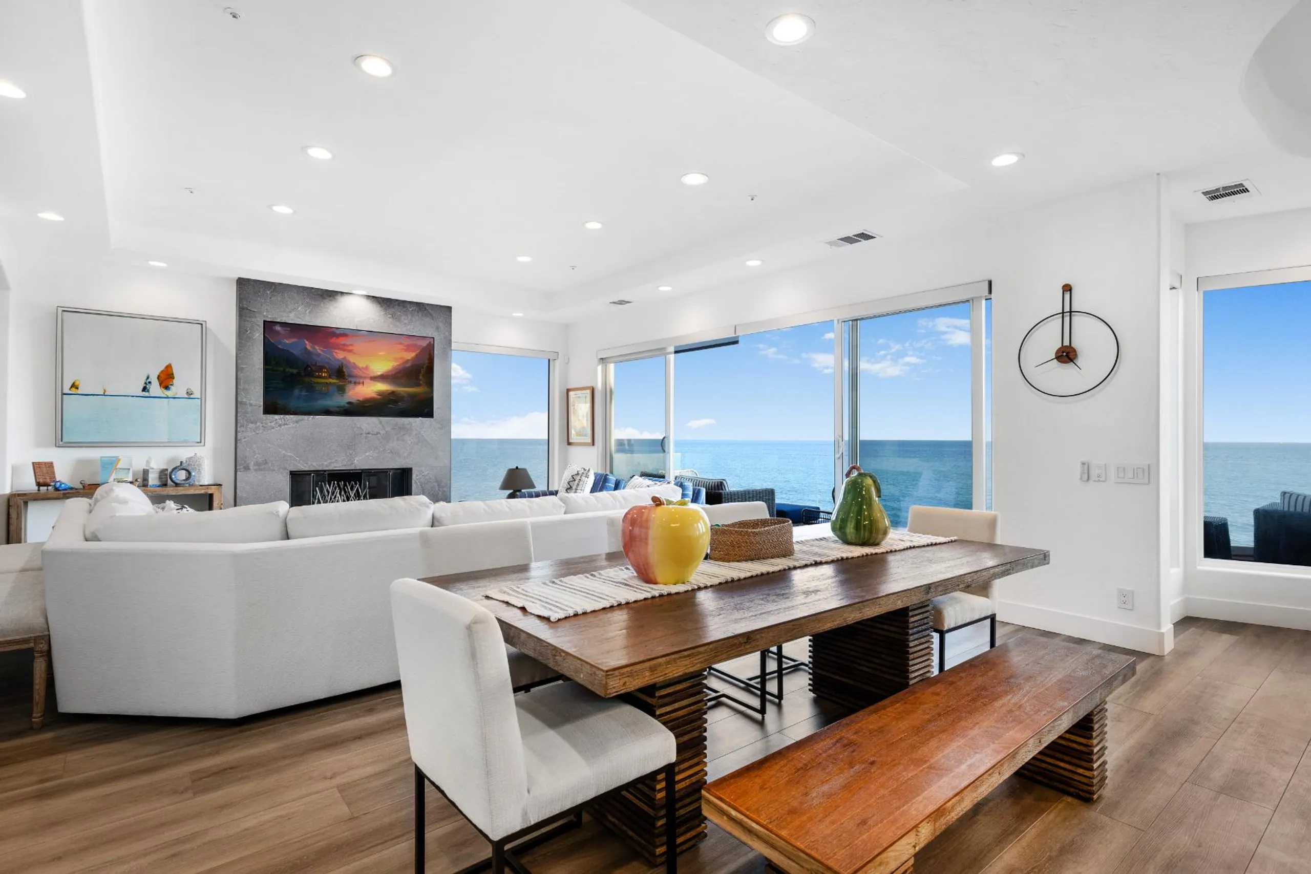Breathtaking Malibu Villa with Walks to Beach — photograph 12